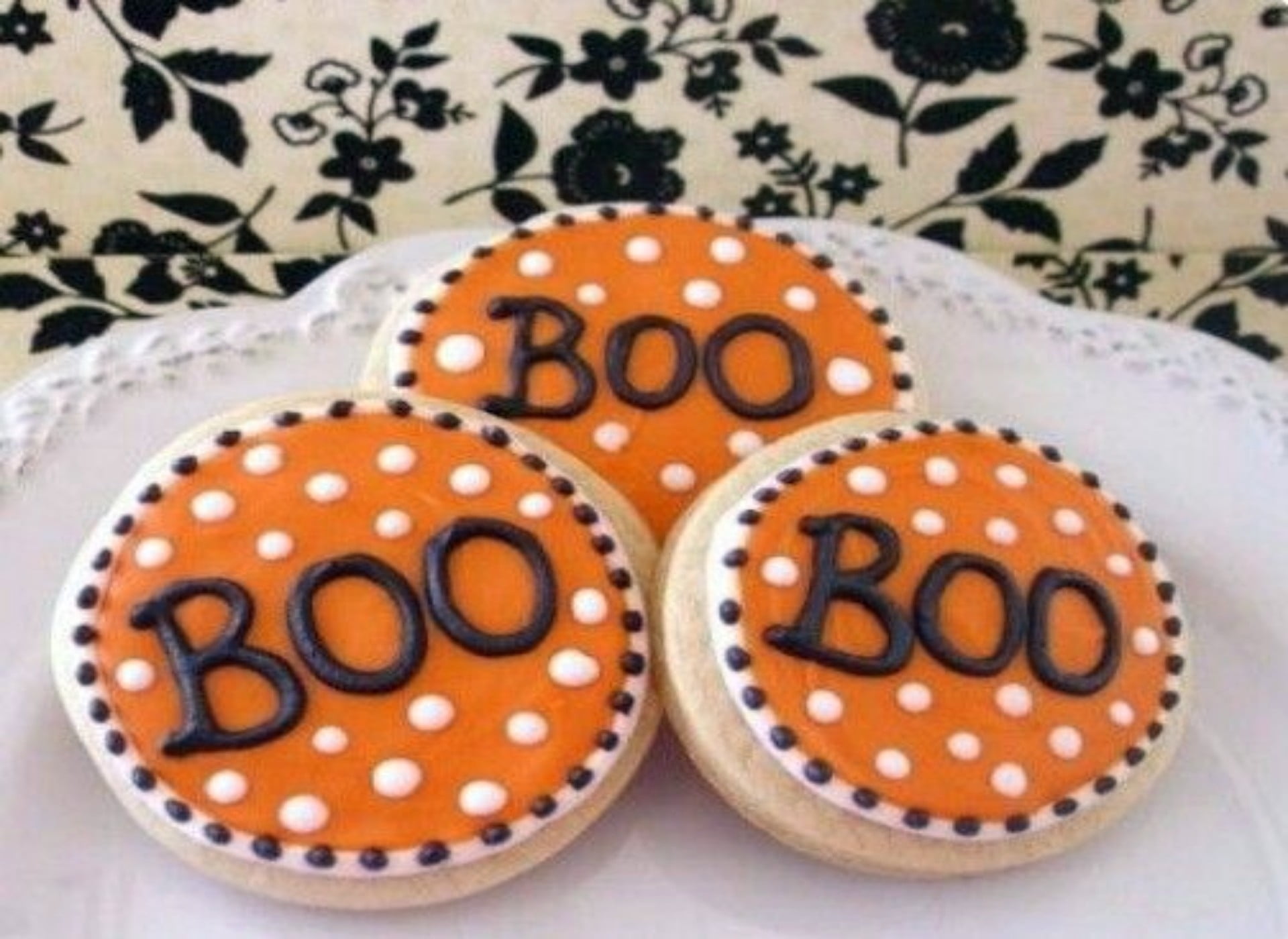 Cookies, studio shot, healthy eating, glazed food, freshness, food and drink, Halloween, close-up, baked, small group of objects, animal, Orage, indulgence, HD Wallpaper
