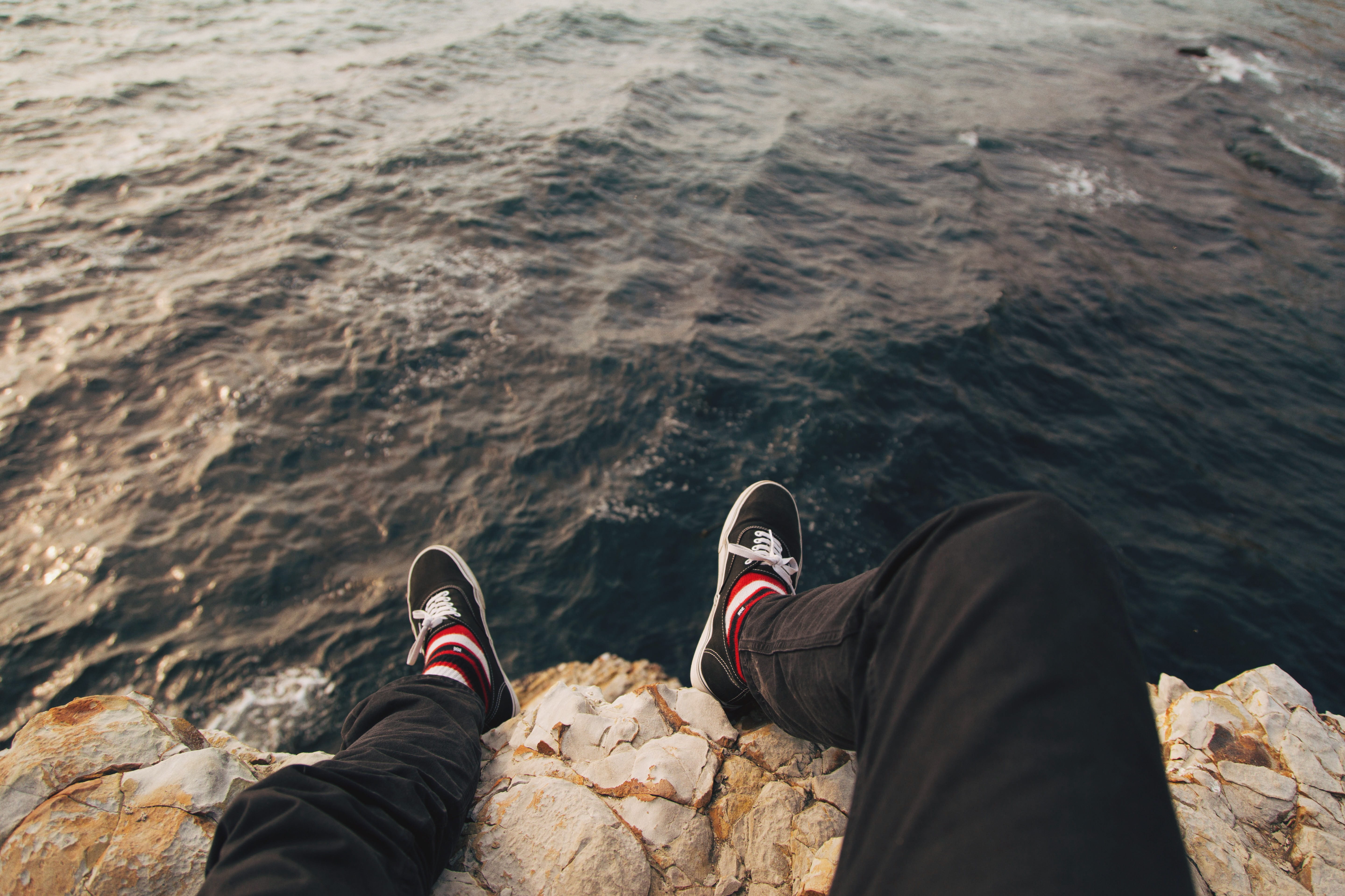 pants, outdoors, body part, pant, leg, human body part, feet, solid, ocean, two people, shoe lace, sitting, hang, real people, coast, low section, men, HD Wallpaper