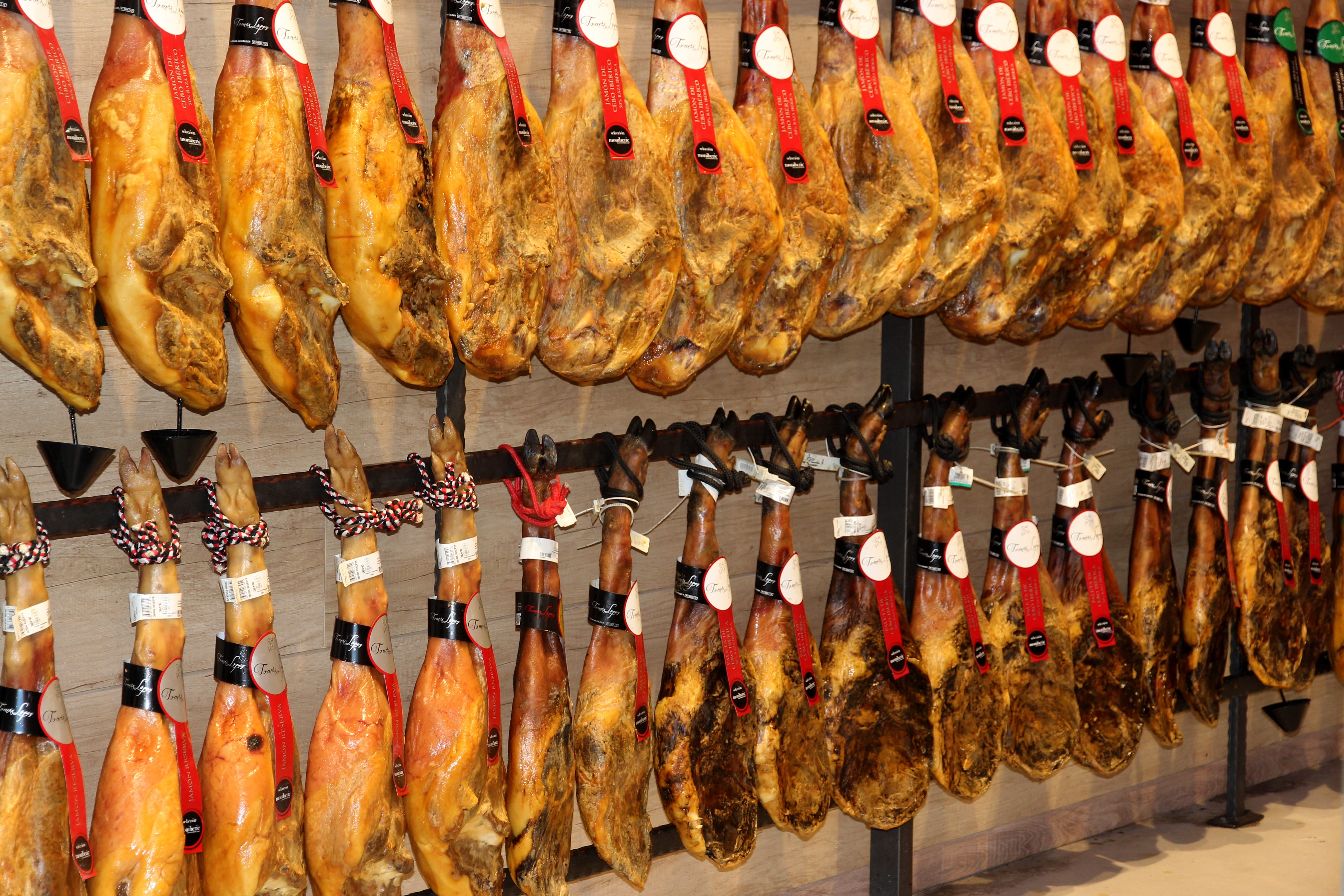pig, retail, freshness, Ham, asia, legs, business, Eat, delicious, 5K, no people, abundance, Bacon, market stall, smoked, food and drink, market, store, HD Wallpaper