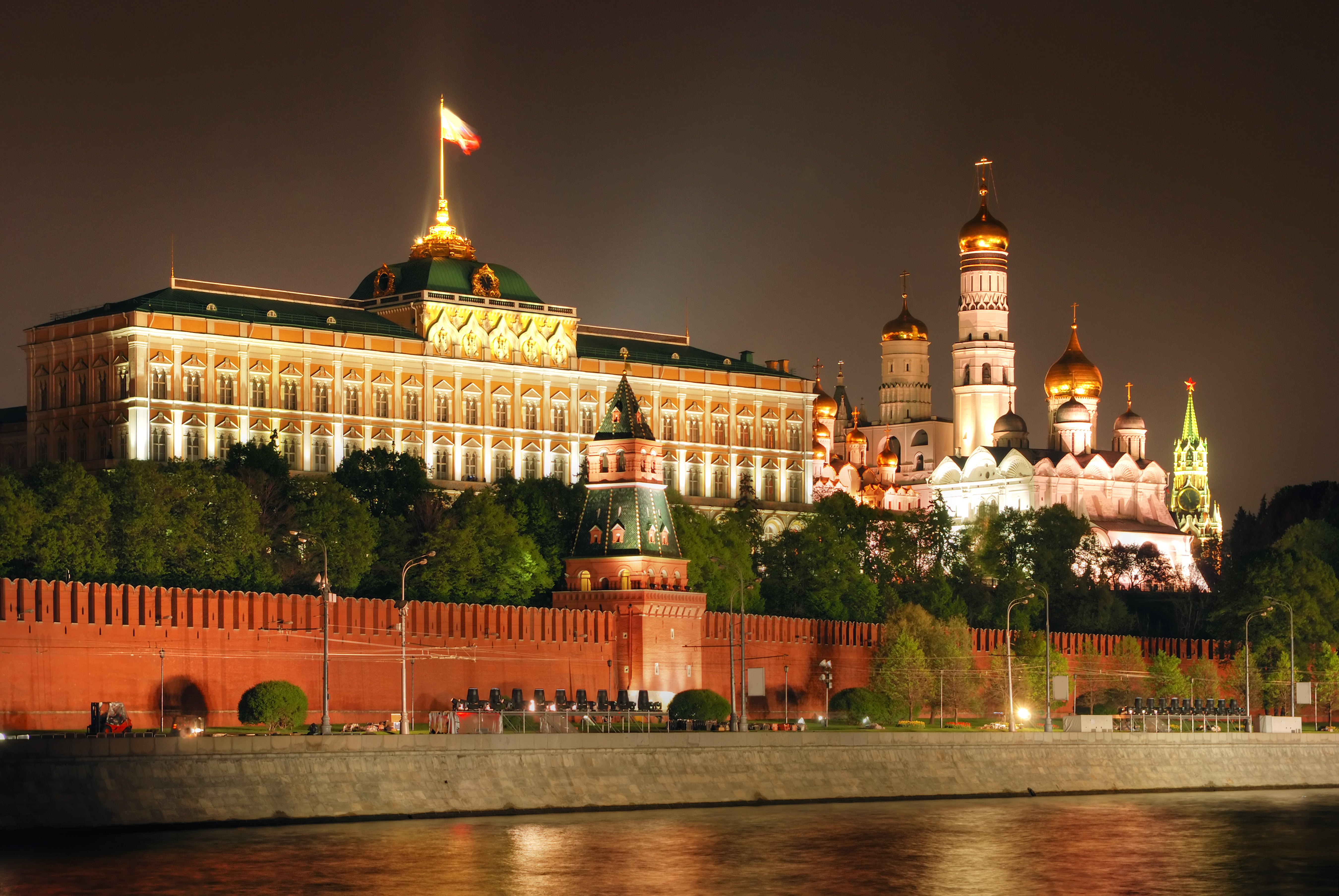 5K, religion, high, palace, outdoors, The Kremlin, church, history, brown, water, travel Locations, Russia, famous Place, urban Scene, building, architecture And Buildings, HD Wallpaper