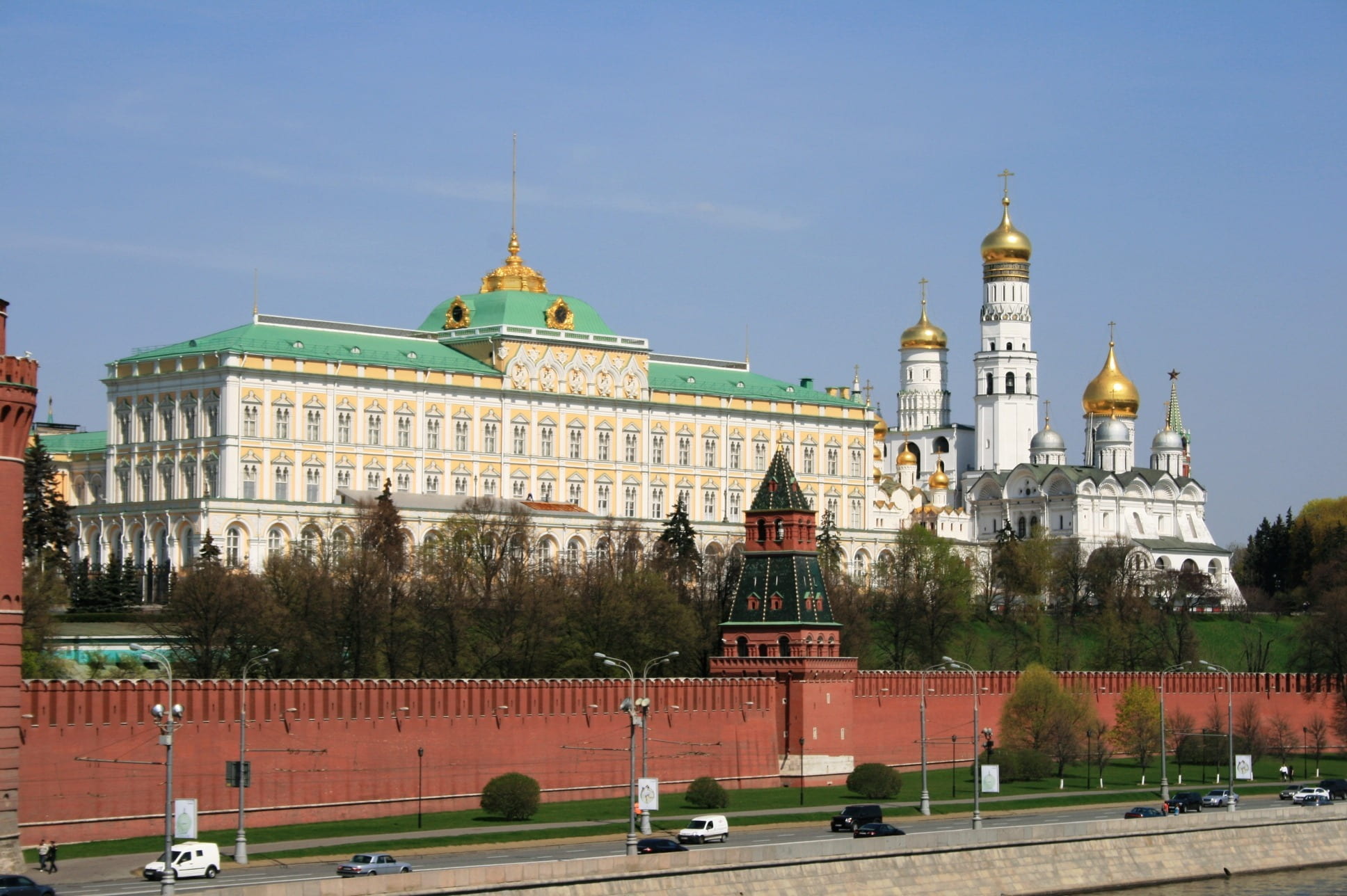 trees, travel destinations, city, government, architecture, 1080P, outdoors, tower, arches, building exterior, building, kremlin wall, large, white, tree, HD Wallpaper