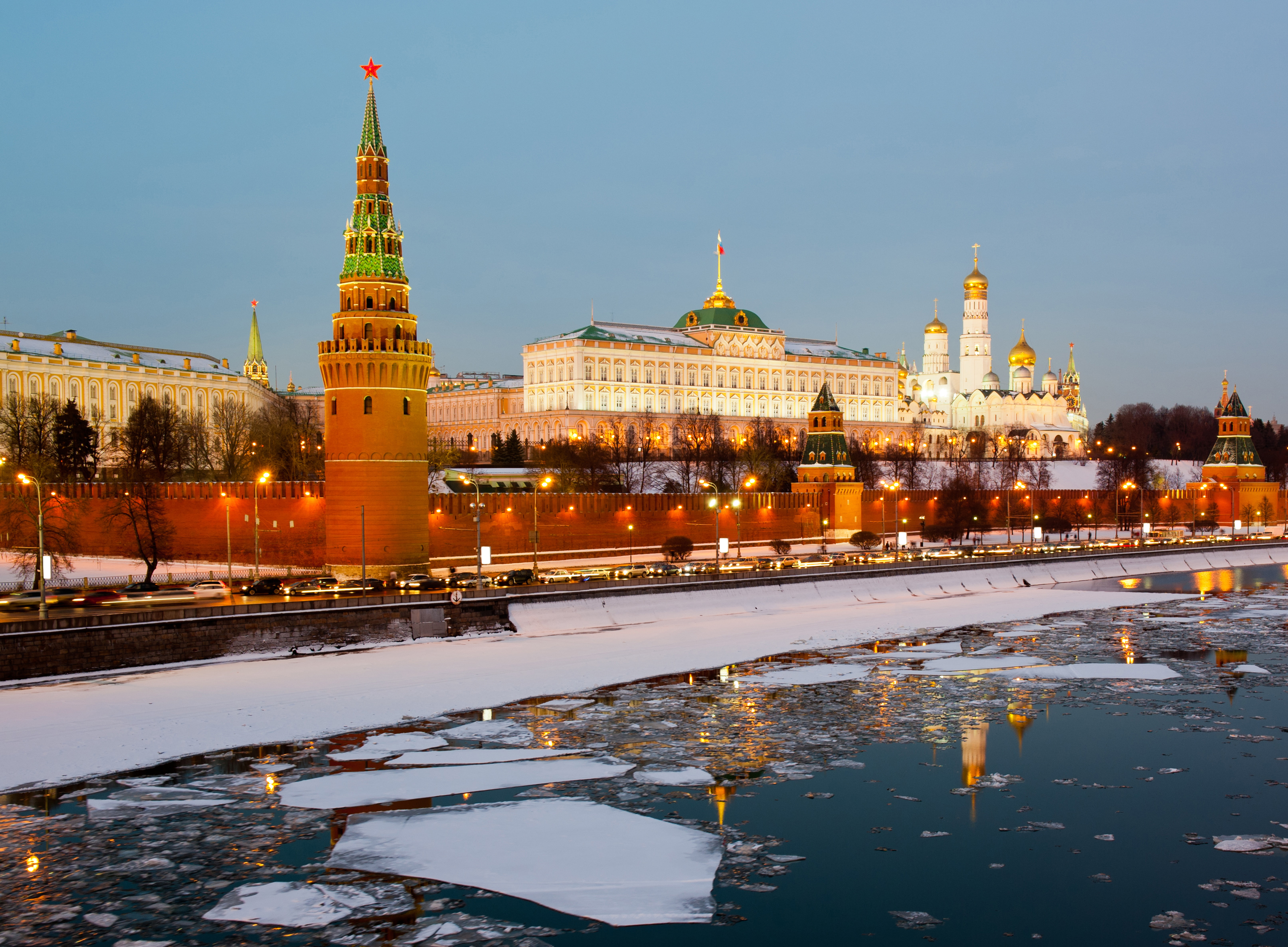 outdoors, history, government, illuminated, building Exterior, orange, religion, sky, orthodox Church, spire, no people, cultures, red Square, europe, famous Place, HD Wallpaper