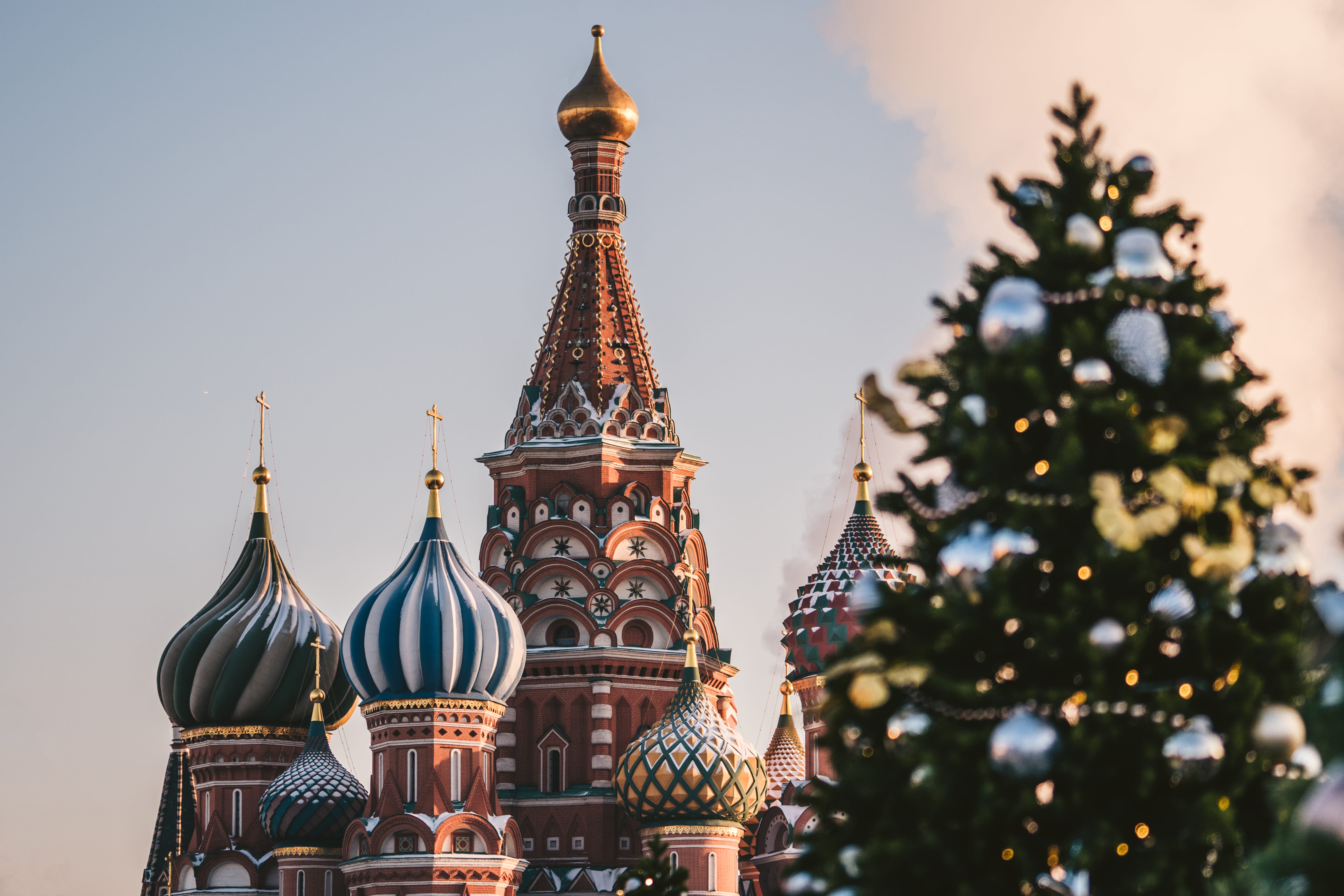 famous, christmas tree, saint, spire, tower, landmark, place of worship, basil, low angle view, winter, ornate, no people, illuminated, plant, nature, traditional, HD Wallpaper