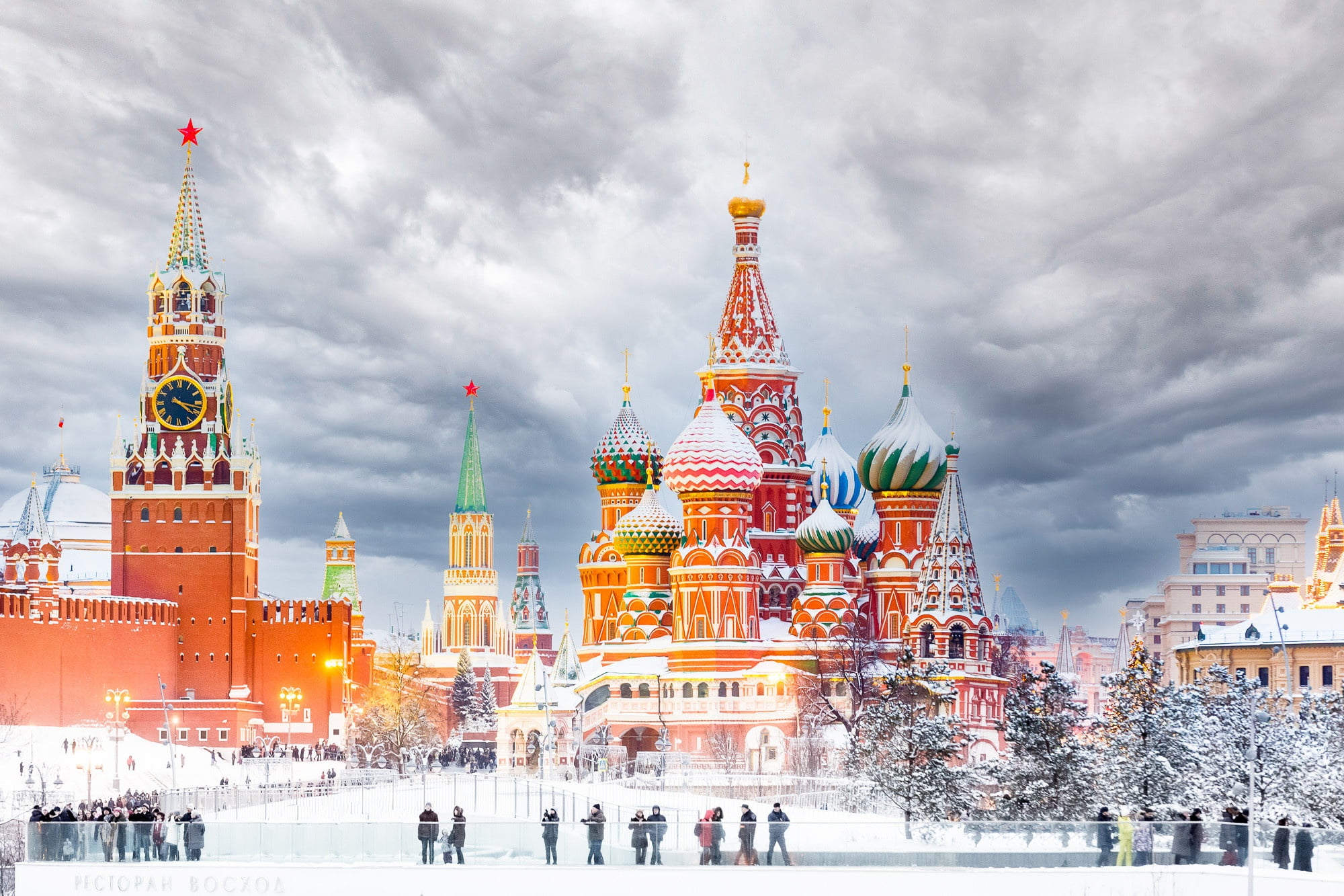 people, Kremlin, snow, winter, 1080P, city, Red Square, sky, Moscow, cityscape, clouds, Russia, cathedral, HD Wallpaper