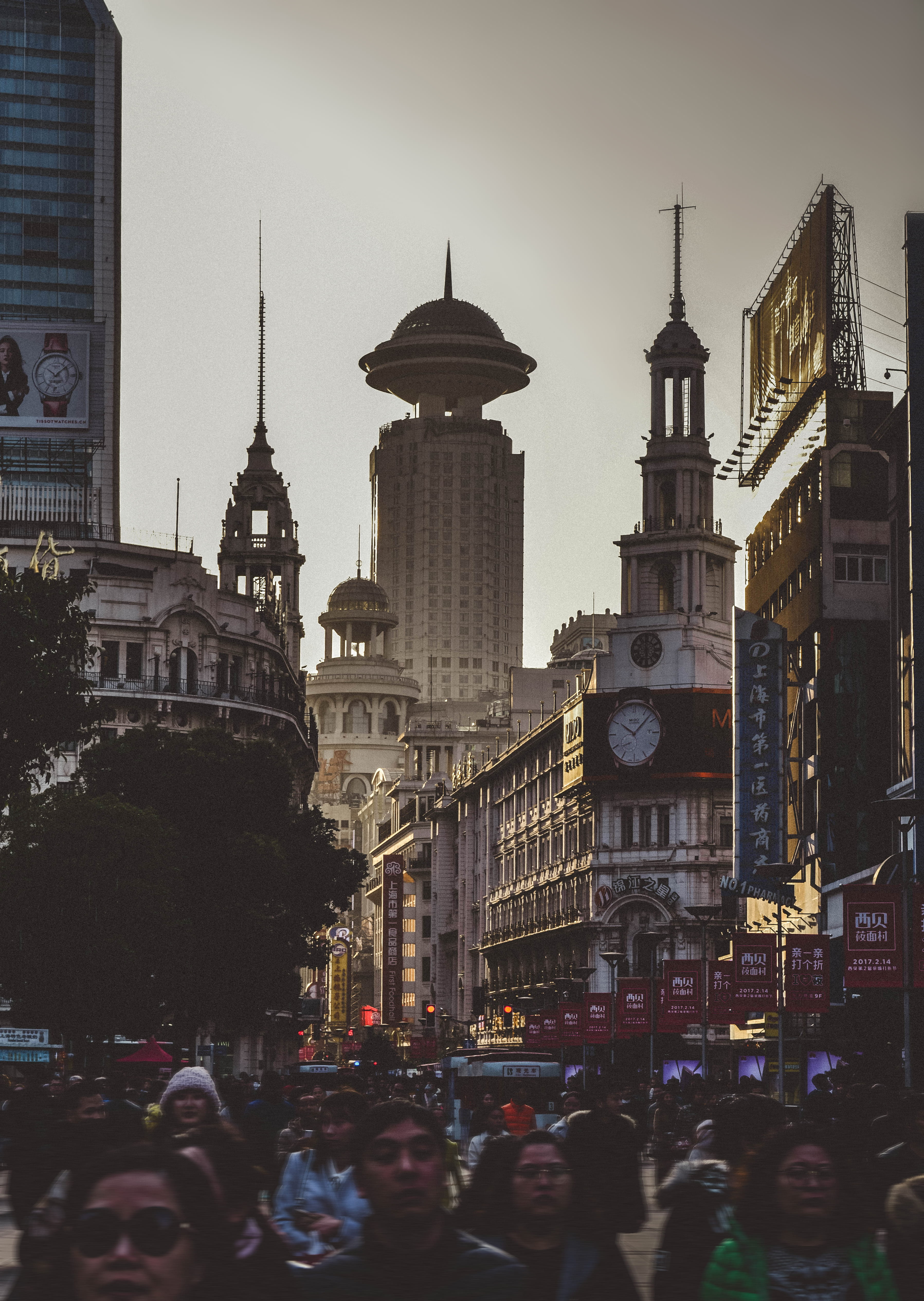 travel destinations, city street, real people, nature, architecture, 4K, large group of people, travel, cityscape, office building exterior, street, tower, Phone HD Wallpaper