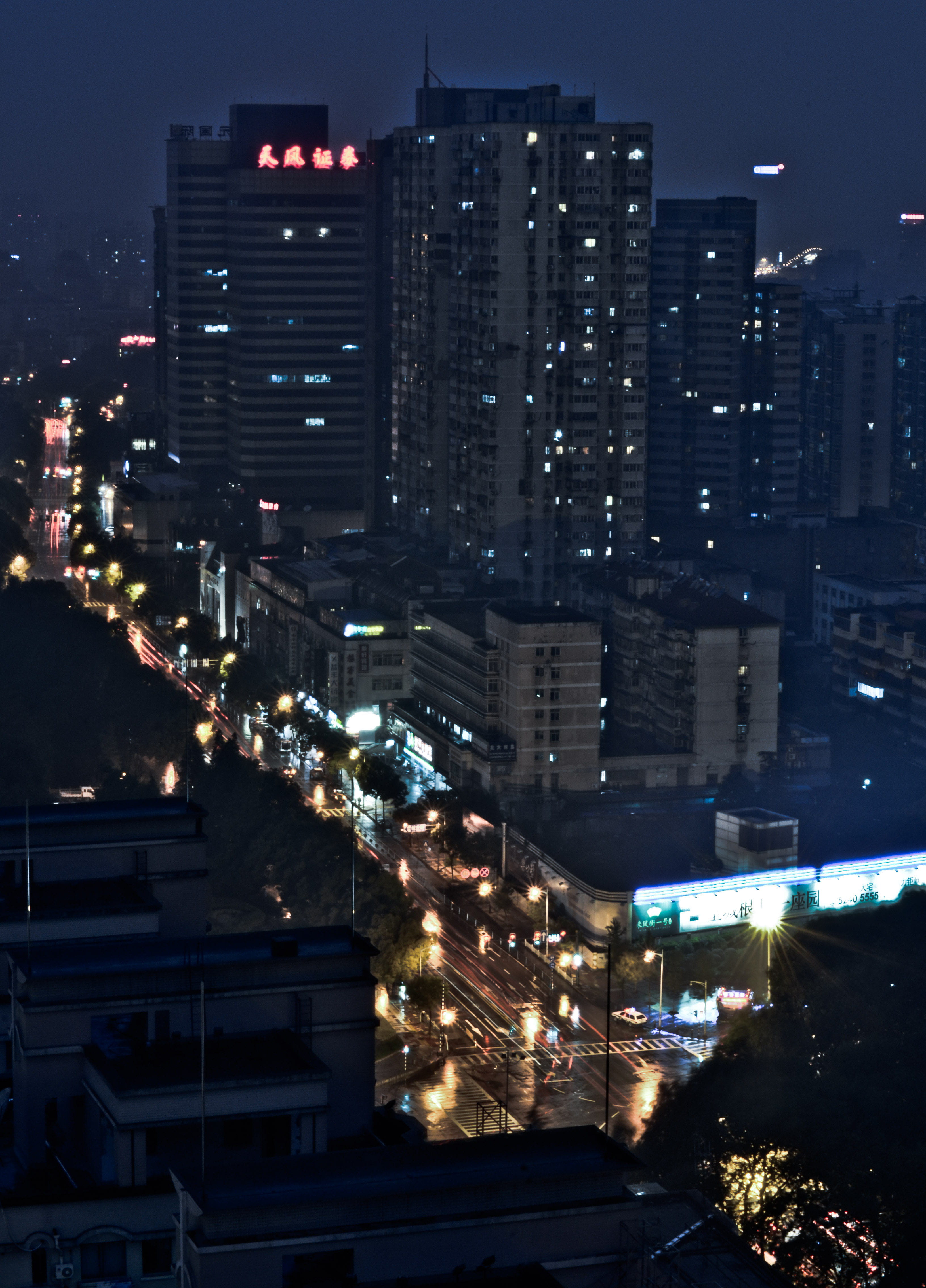 nightlife, light, urban, intersection, illuminated, financial district, skyscraper, building exterior, office building, flare, night, town, city, architecture, Phone HD Wallpaper