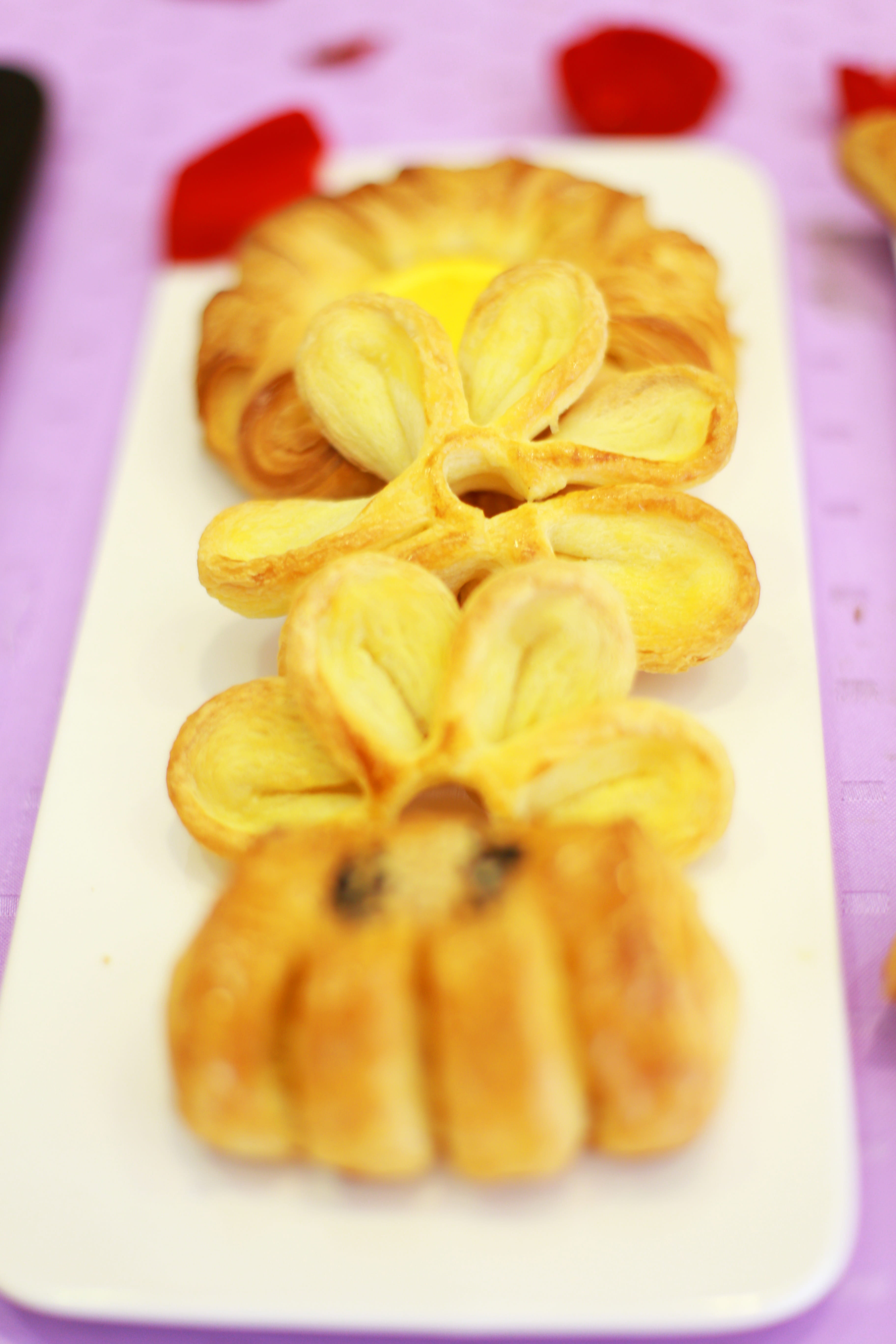 bread, dessert, west point, ready-to-eat, wellbeing, baked, serving size, food, high angle view, nanjing, sweet food, indulgence, temptation, table, no people, Phone HD Wallpaper