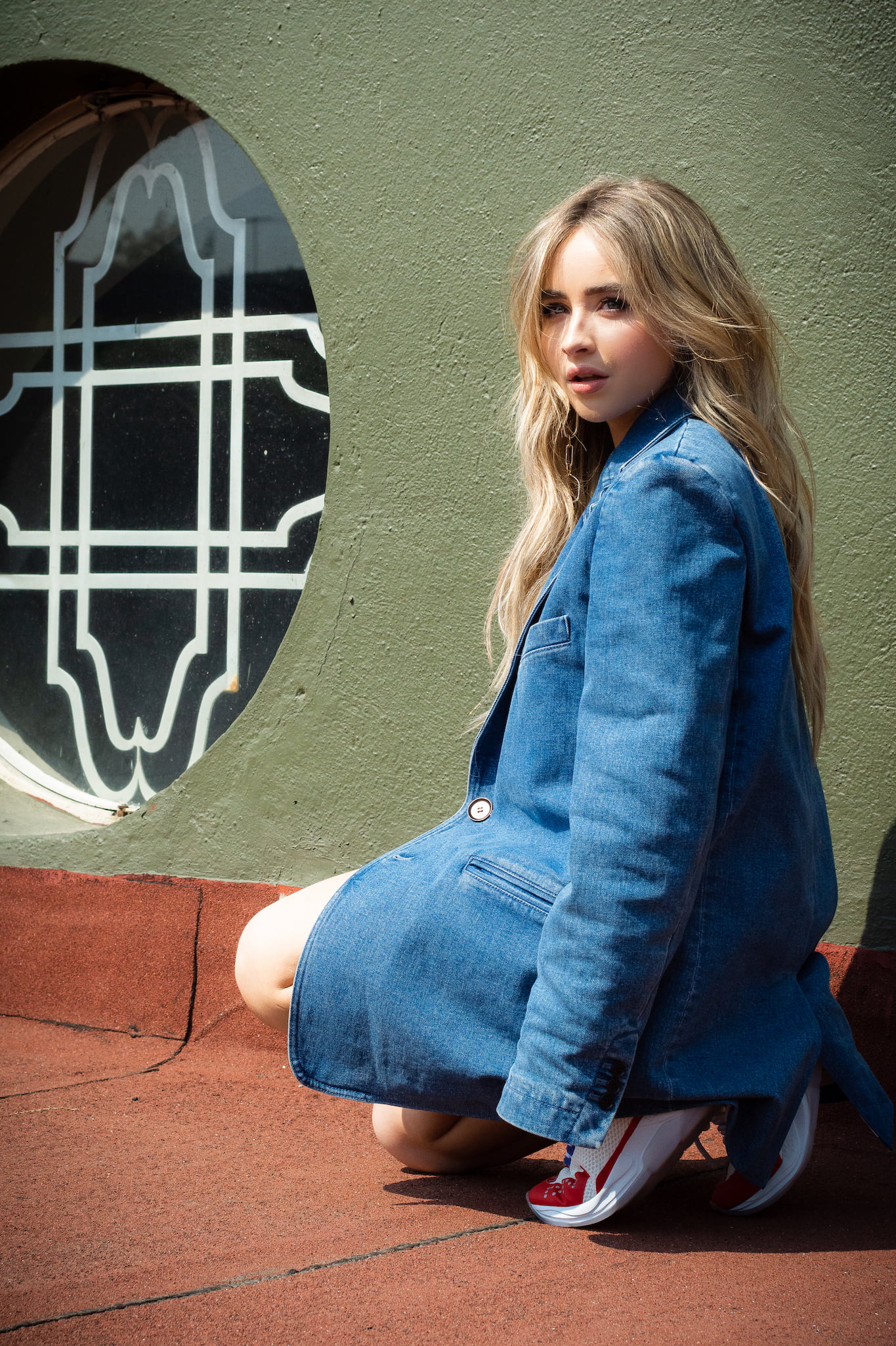 blue eyes, women, 1080P, long hair, actress, Sabrina Carpenter, blonde, Phone HD Wallpaper