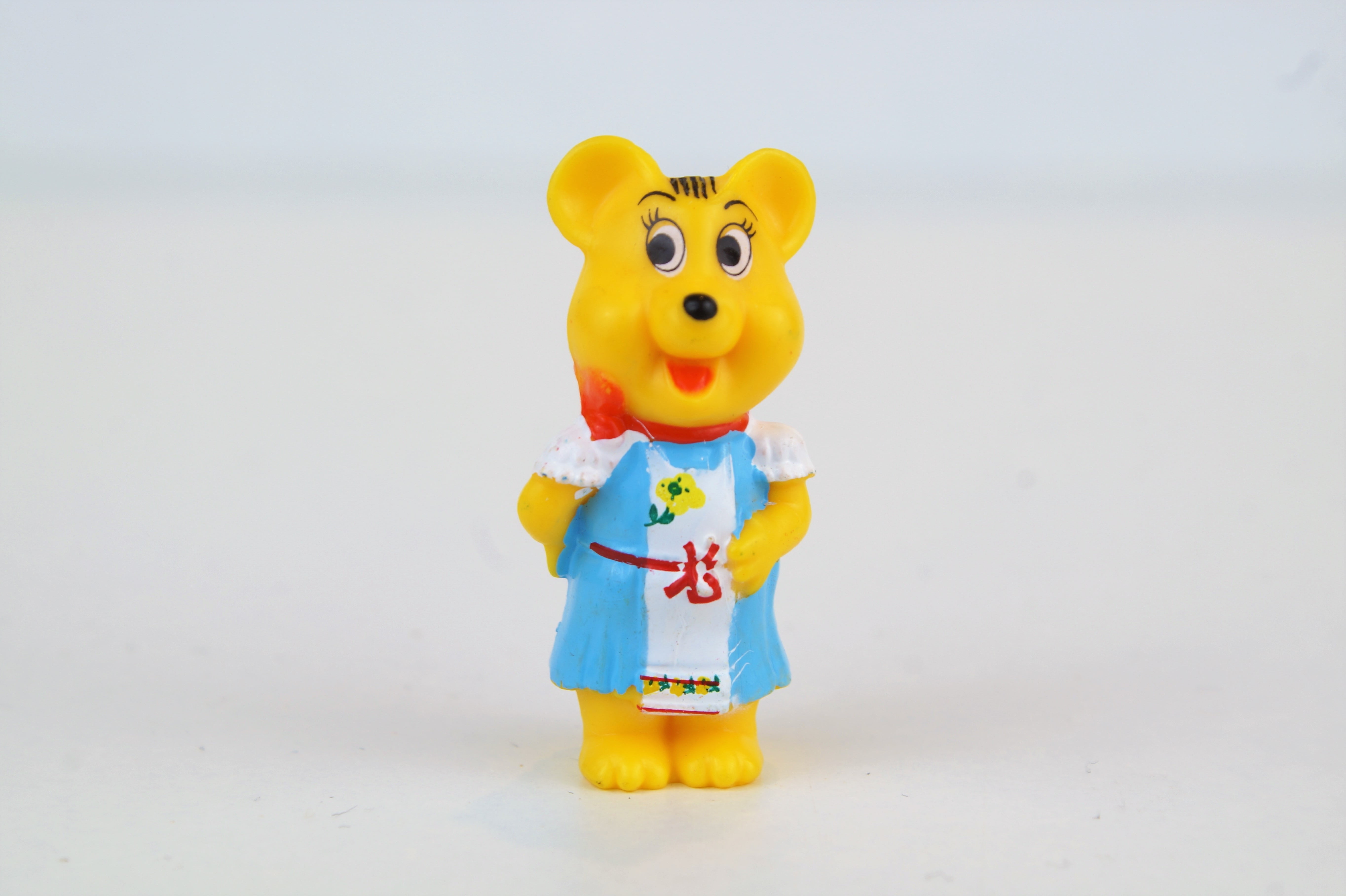 white background, animal, day, toy, sweet, studio shot, animal themes, bear, no people, childhood, 5K, mammal, sweetness, nibble, animal representation, HD Wallpaper