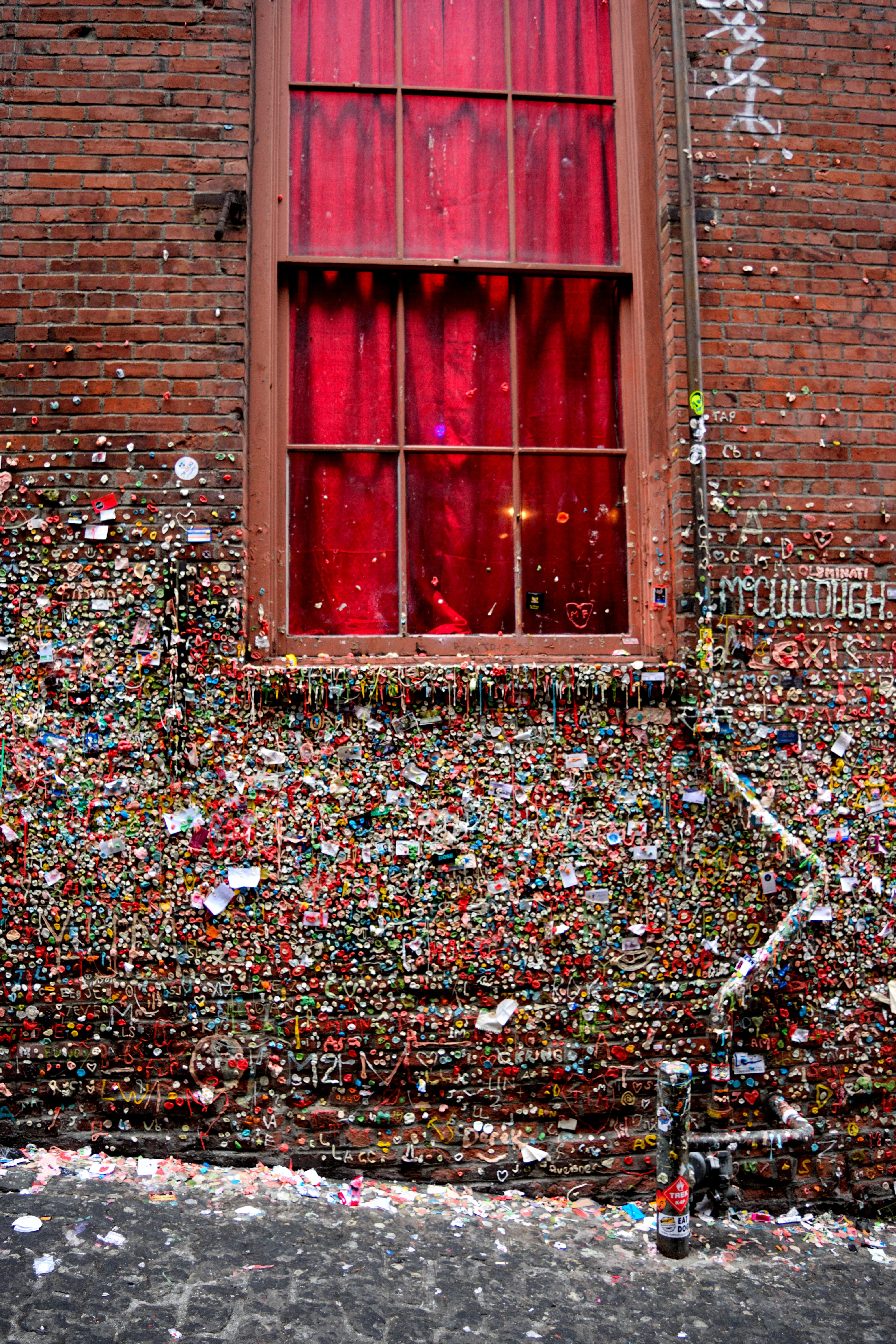day, city, gum wall, window, seattle, door, outdoors, entrance, wall - building feature, house, closed, 5K, multi colored, red, building exterior, art, Phone HD Wallpaper
