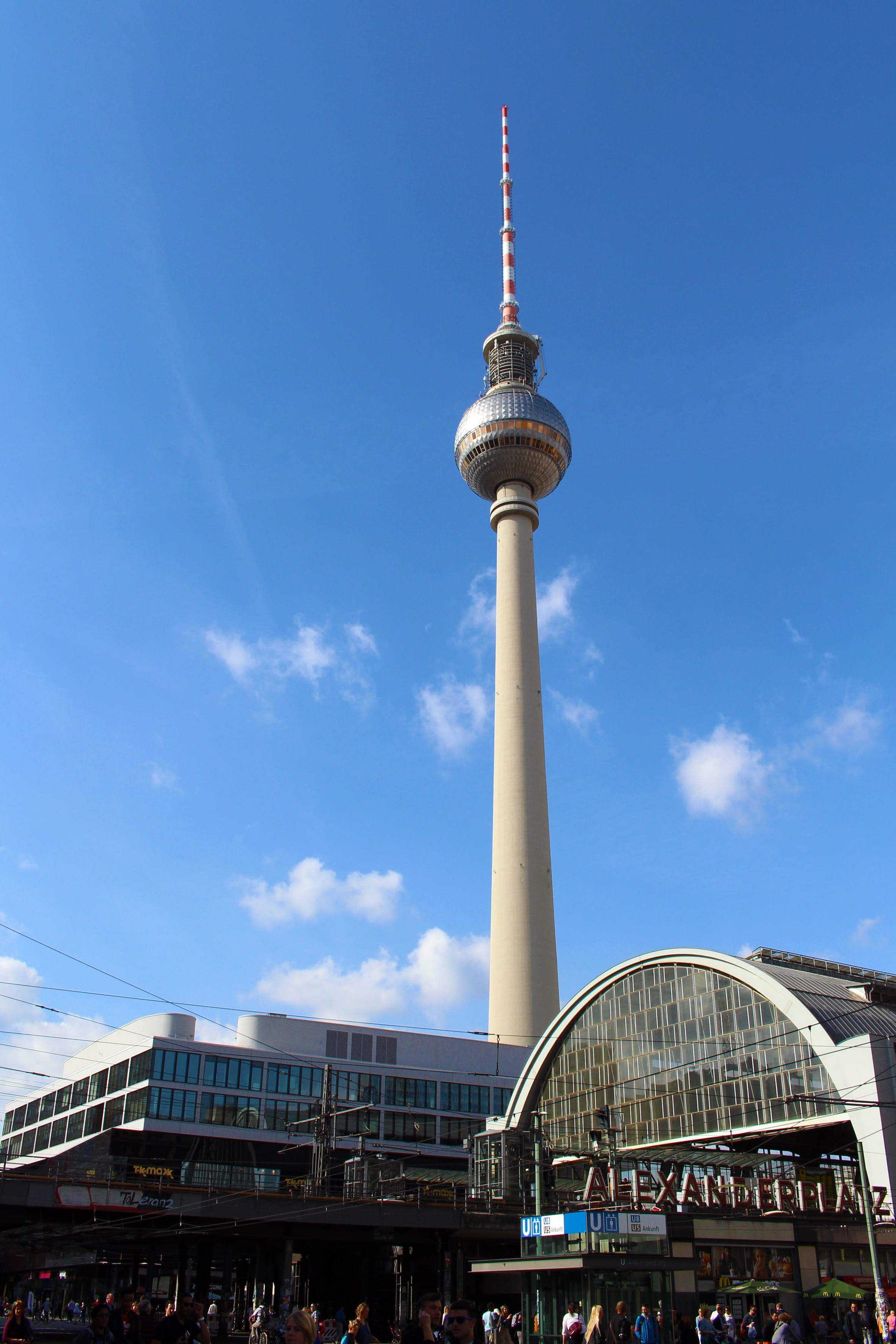 capital, tower, subway, Railway Station, Berlin, germany, berlin, crowd, urban, transport, outdoors, 2K, low angle view, blue, travel destinations, office building exterior, Phone HD Wallpaper