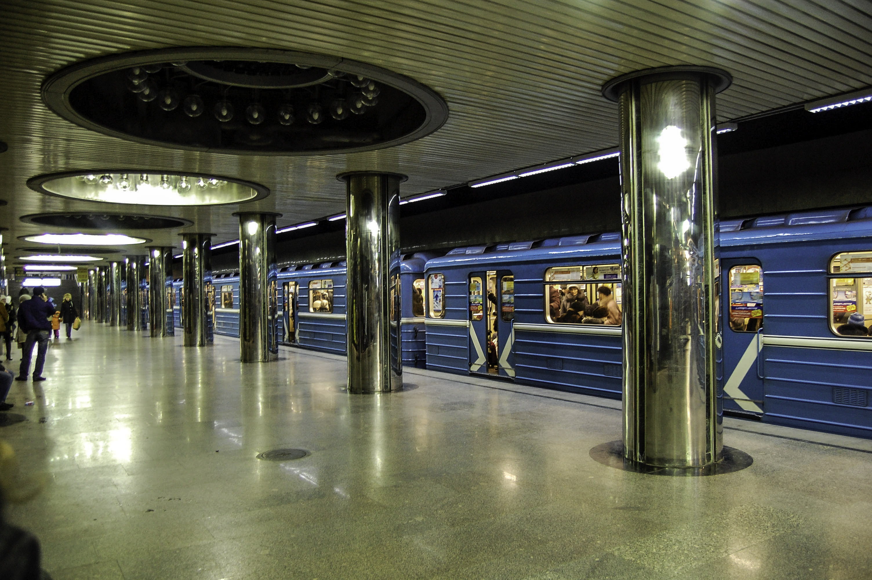 architecture, indoors, Yekaterinburg Metro, tile, tiled floor, railroad station, station, incidental people, subway station, built structure, lighting equipment, HD Wallpaper
