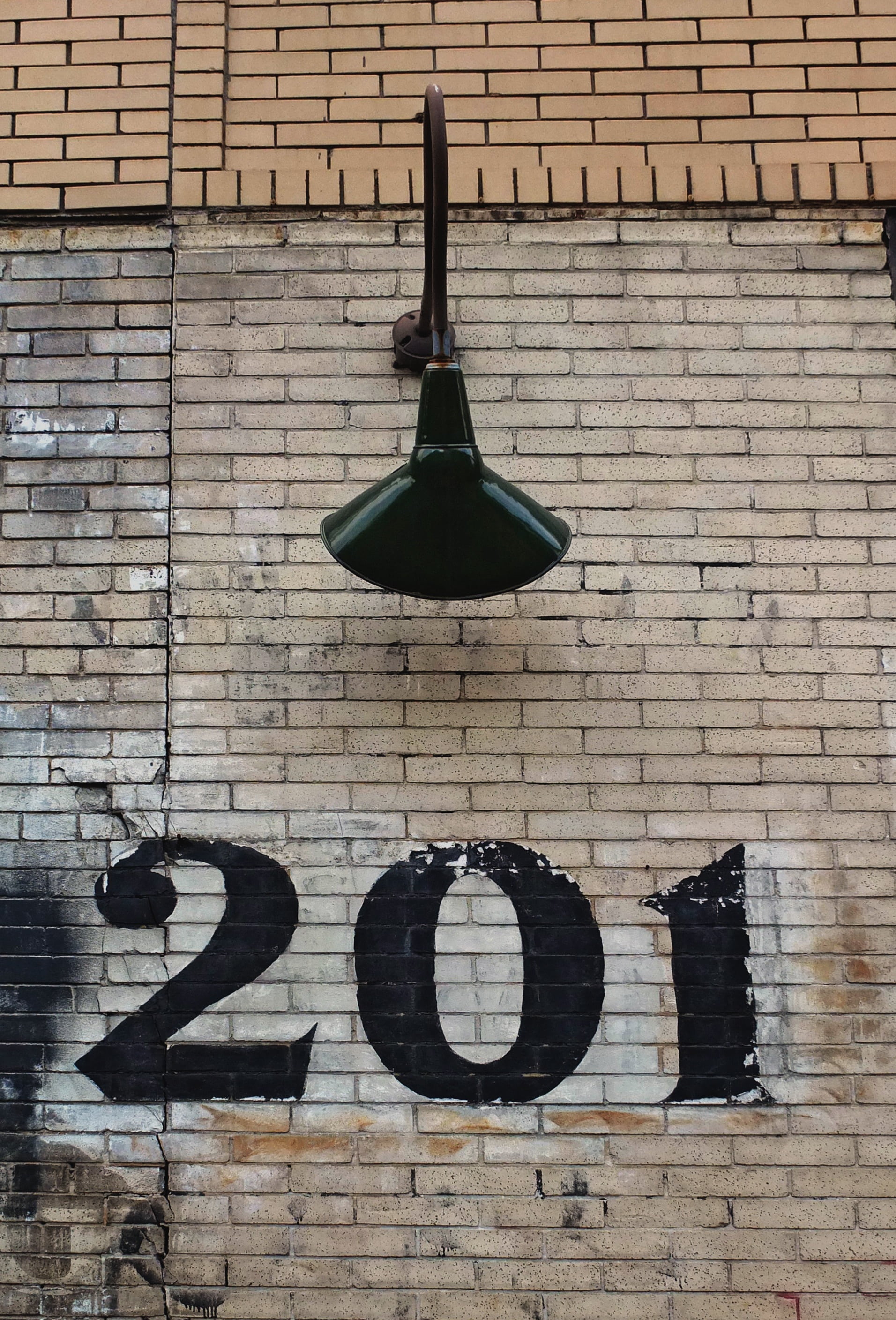built structure, communication, architecture, pattern, stencil, wall, new york, design, brick wall, metal, wall - building feature, wood - material, number, Phone HD Wallpaper