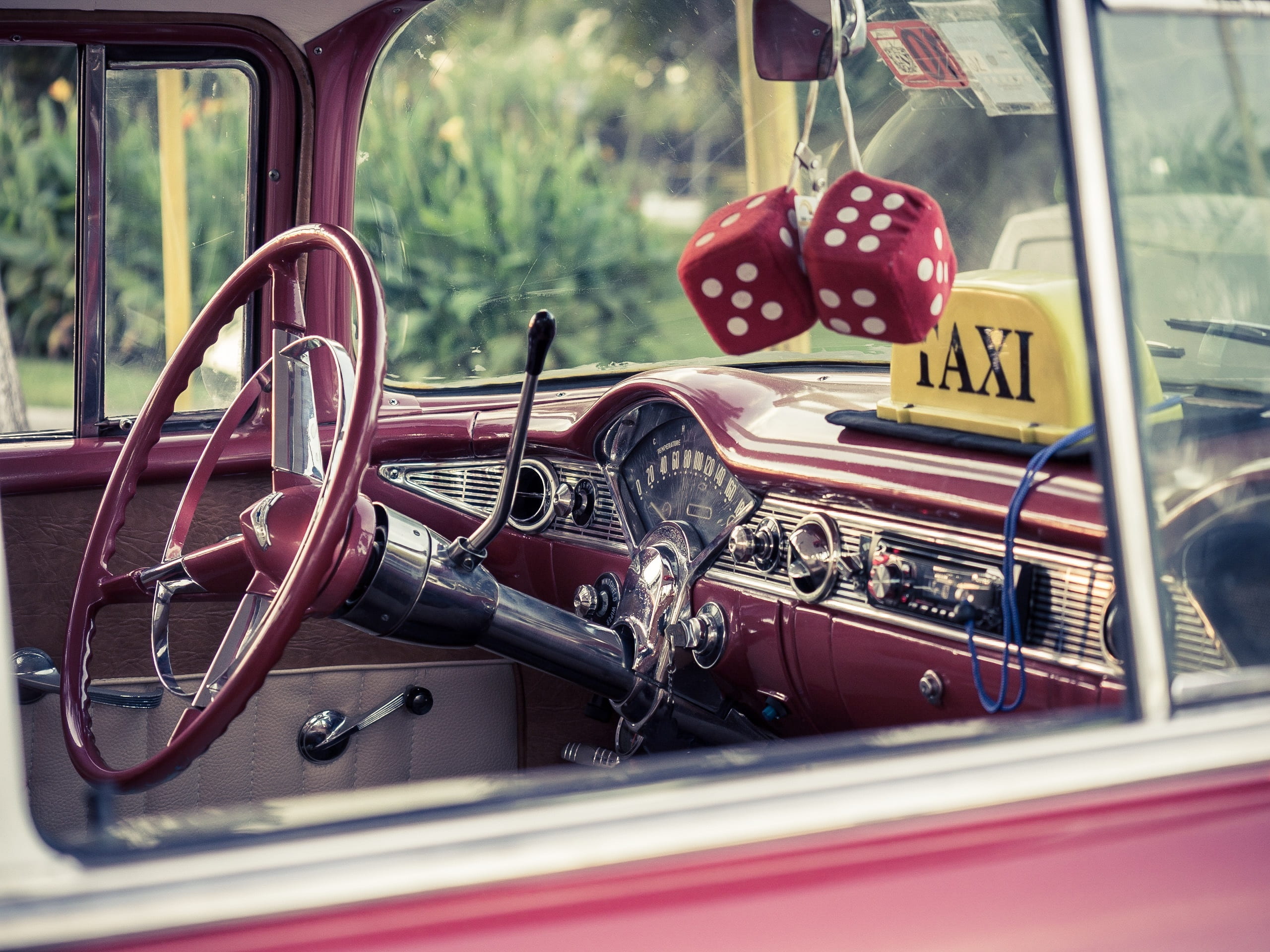 retro, 50, western script, silver, vehicle interior, 2K, oldtimer, sign, automotive, land vehicle, nostalgic, cuba, auto, focus on foreground, day, vehicle, HD Wallpaper