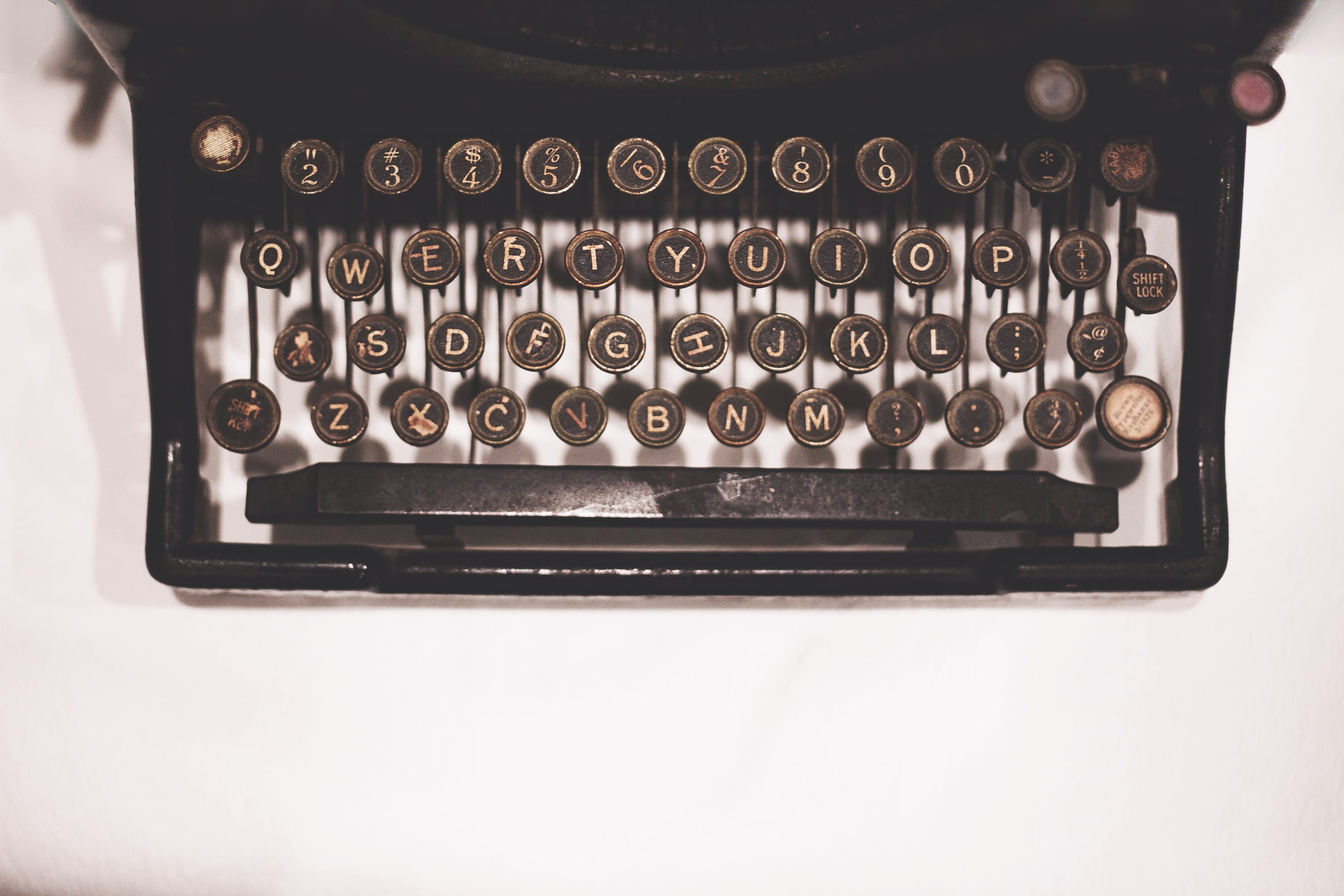 photography, workspace, white, vintage, indoors, retro, alphabet, 1080P, the past, nostalgia, negative space, typist, analog, aerial, text, history, black, HD Wallpaper