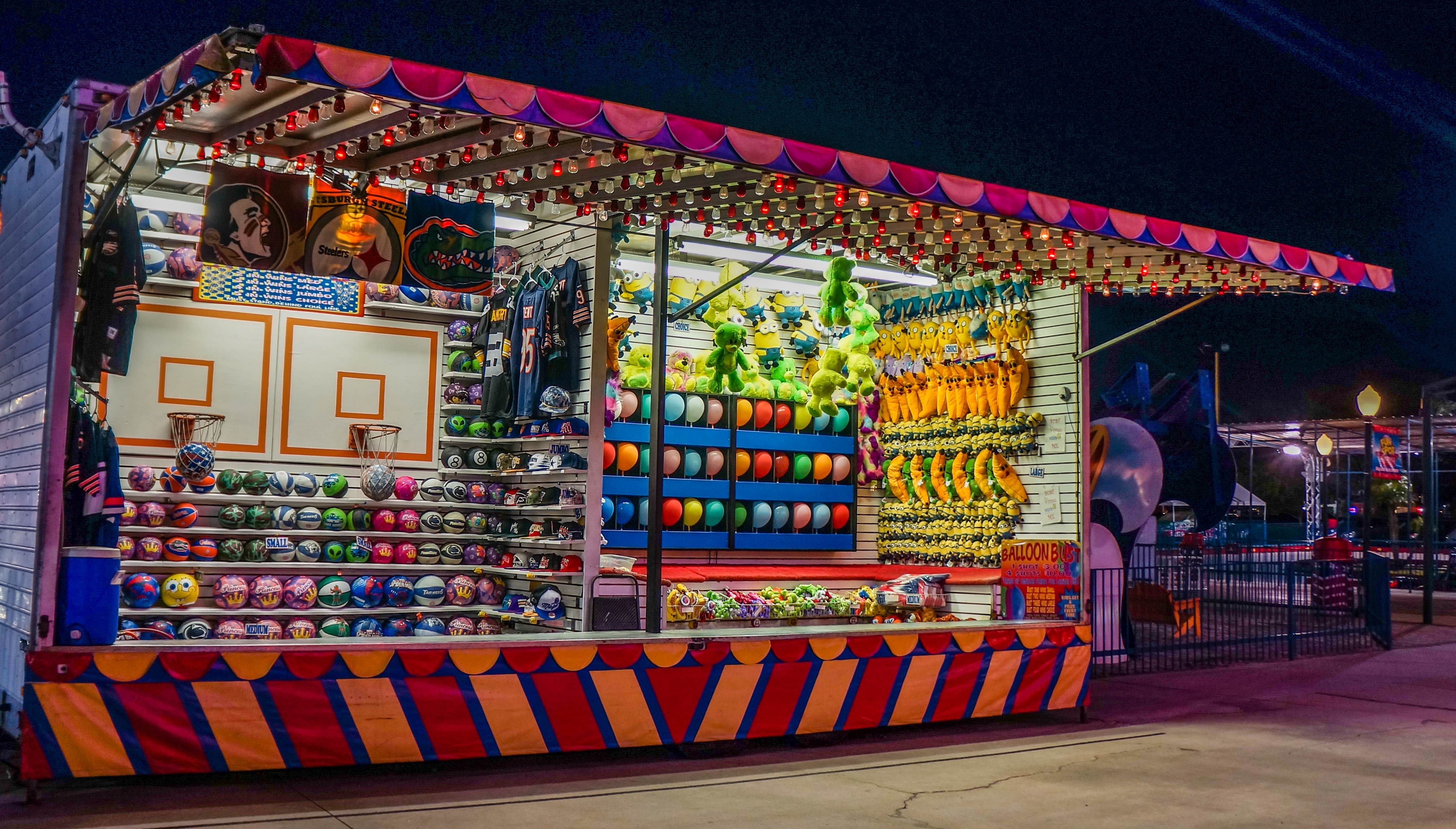 shopping, city, no people, park, large group of objects, multi colored, variation, amusement park, food, supermarket, gaming, stand, arcade, night, leisure, HD Wallpaper