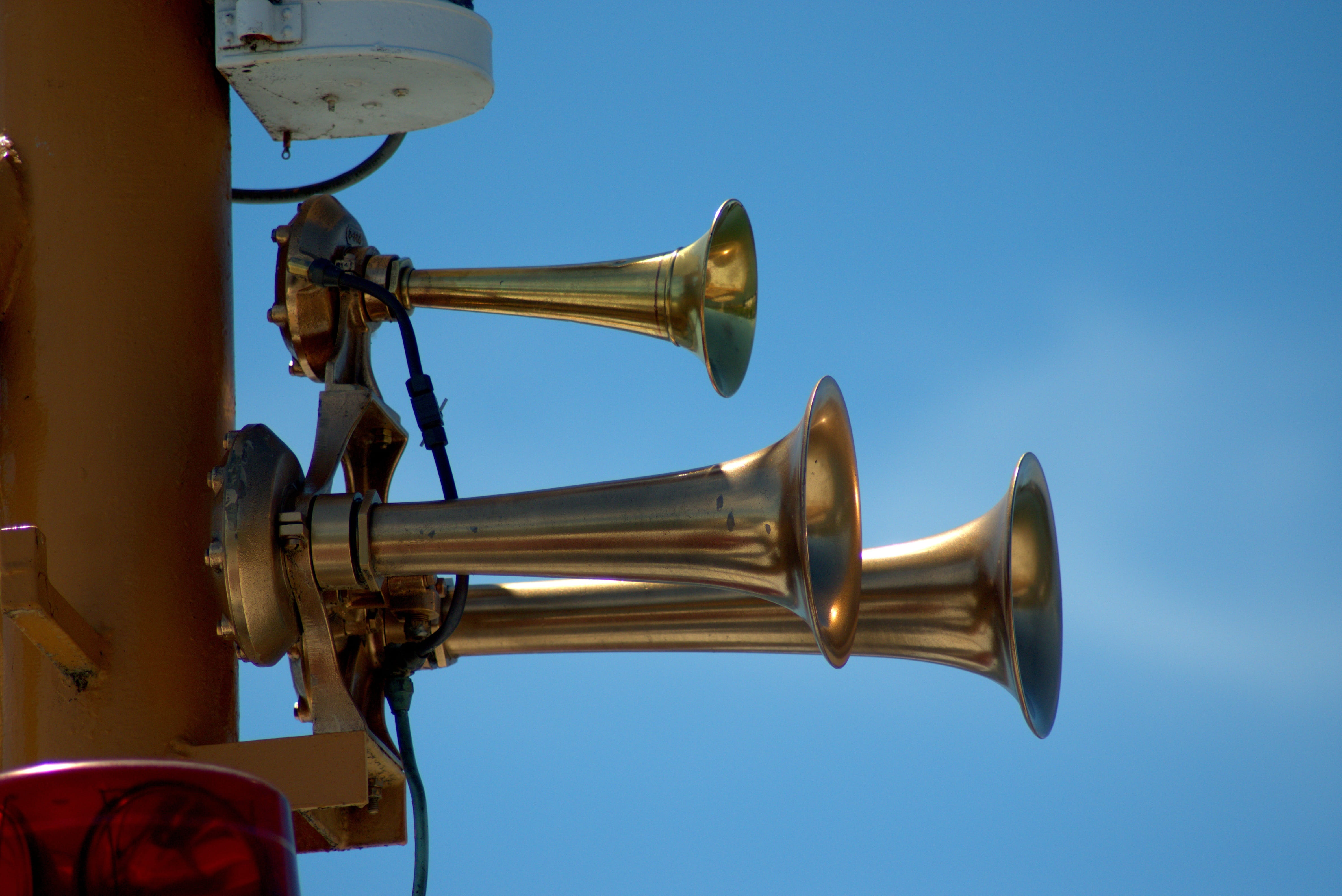 copy space, low angle view, transport, attention, wisconsin, sky, side view, trumpet, music, shenehon, horn, ship, warning, science, wind instrument, danger, HD Wallpaper