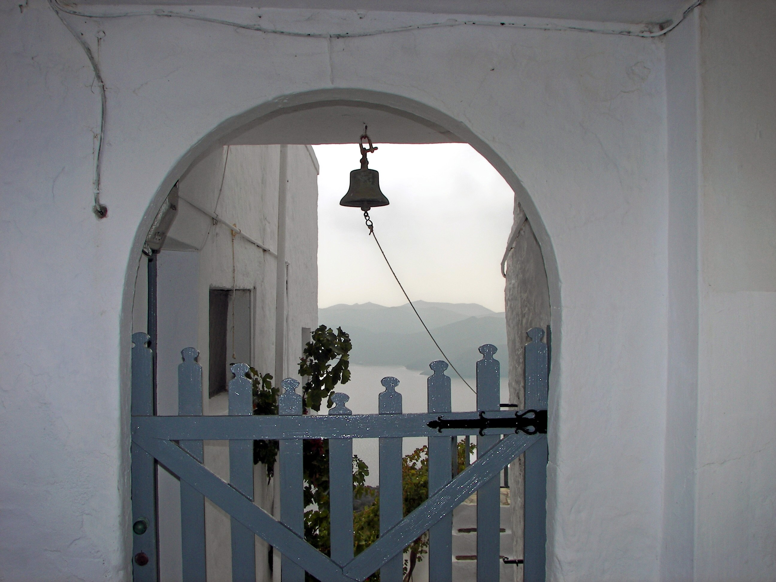 religion, 2K, odysseus, entrance, built structure, greece, nature, place of worship, greek island hopping, architecture, hellas, bell, arch, port motifs, HD Wallpaper