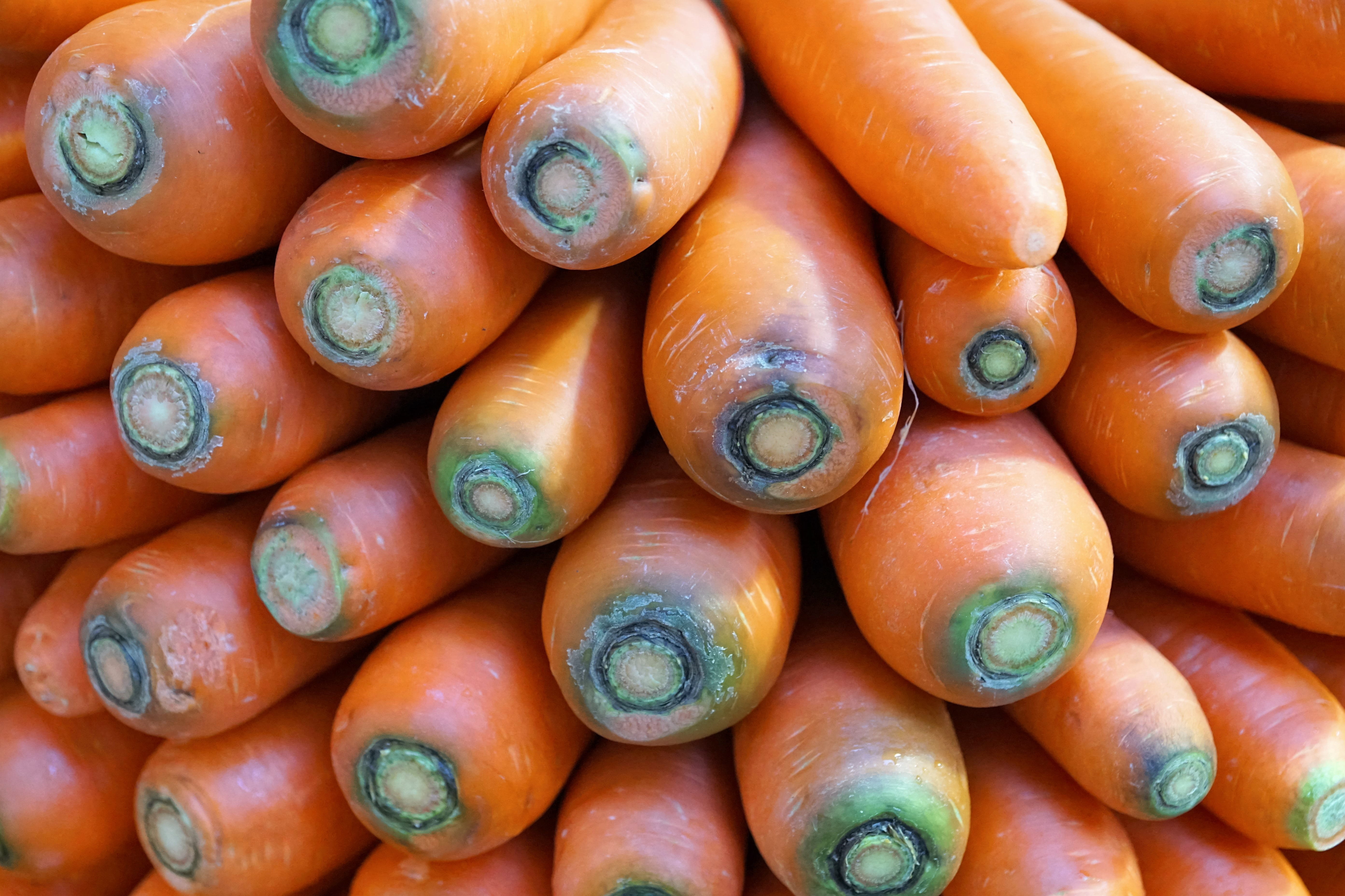 close-up, pile, snack, carrot, abundance, root vegetable, market stall, color, food and drink, hong kong, raw, nutrition, meal, majority, sweet, retail, HD Wallpaper