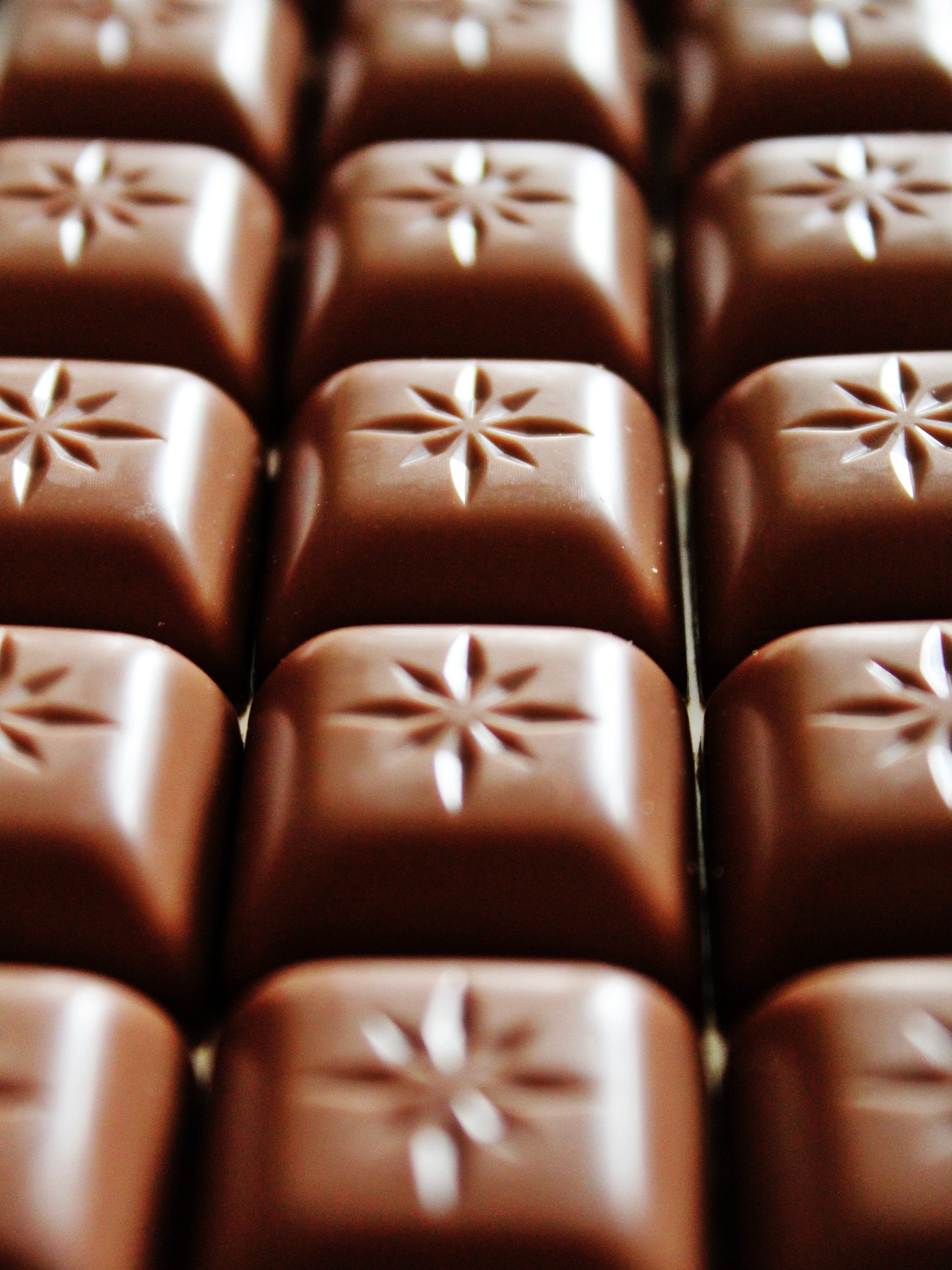 delicacy, relaxation, still life, chocolate, chocolate bar, no people, sweet, calories, in a row, dark chocolate, sugar, indoors, backgrounds, treat, close-up, Phone HD Wallpaper