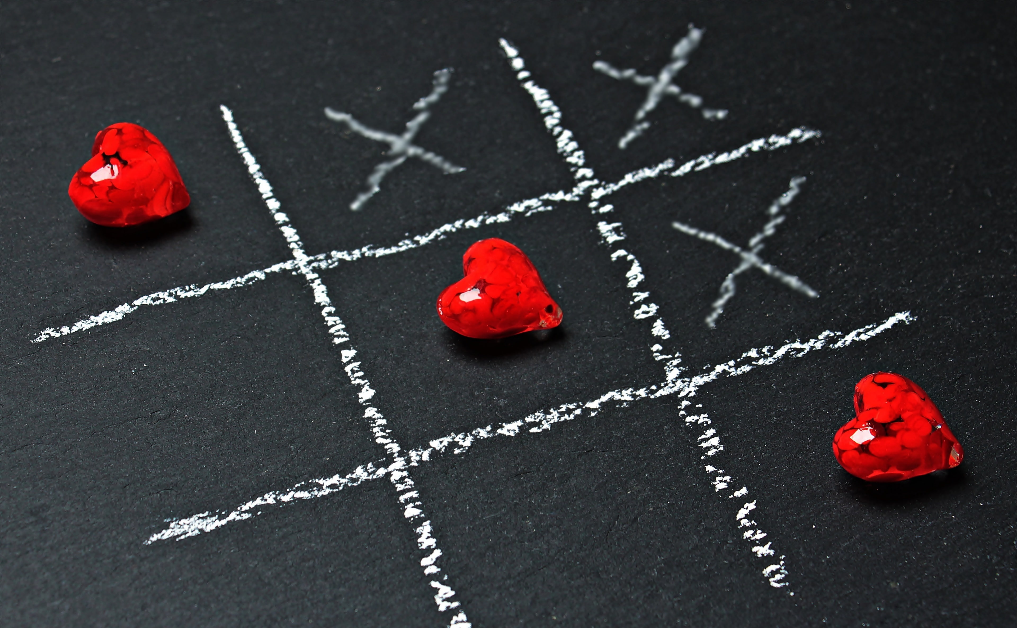 white color, Relationship, red, heart, tic tac toe, teamwork, Game, sports team, blackboard, sport, stones, wins, creativity, cooperation, chalk drawing, HD Wallpaper