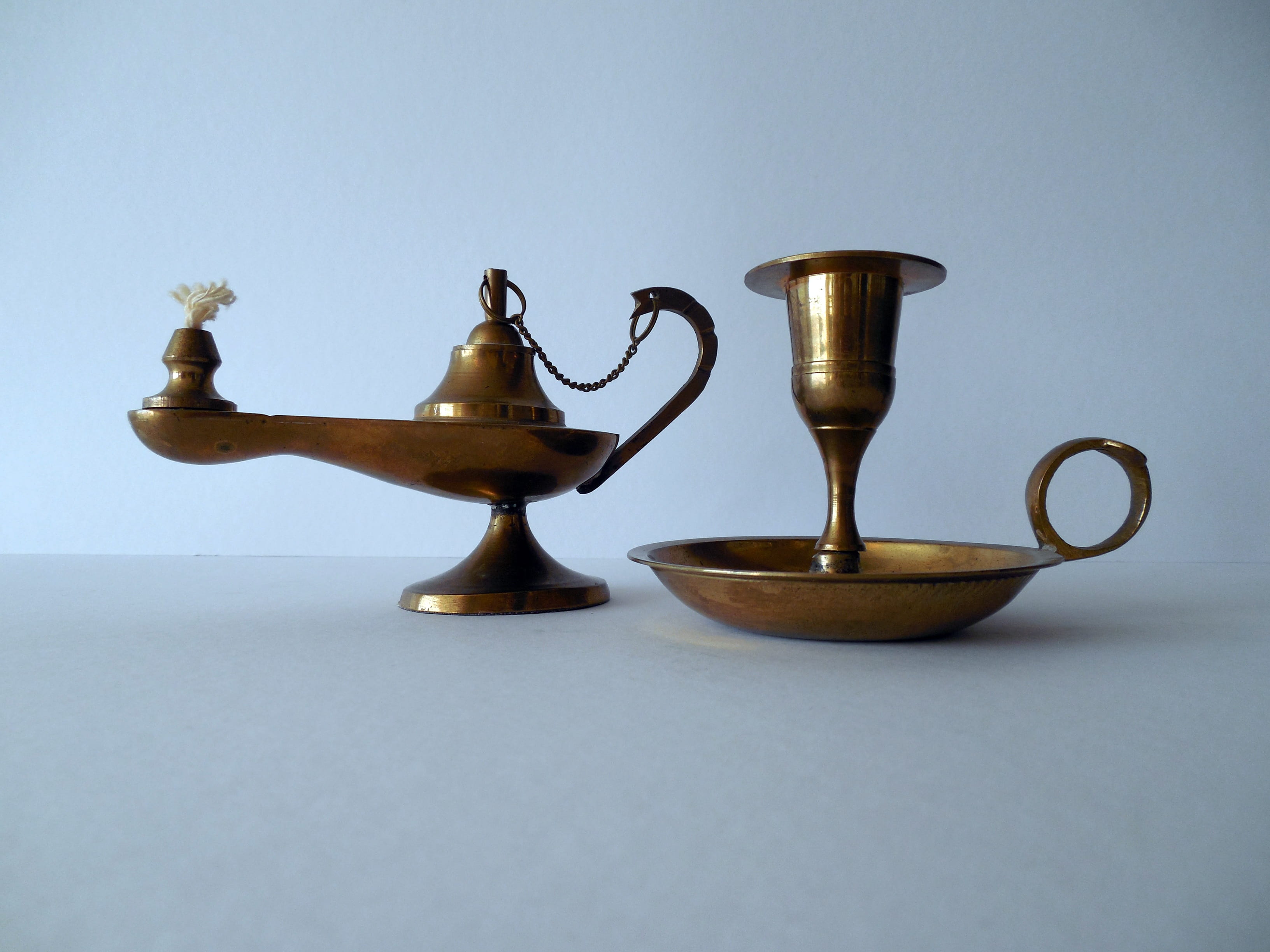 Light, household equipment, business, leisure games, Oil Lamp, lamp, winning, competition, gold colored, old fashioned, queen - chess piece, pitcher - jug, HD Wallpaper