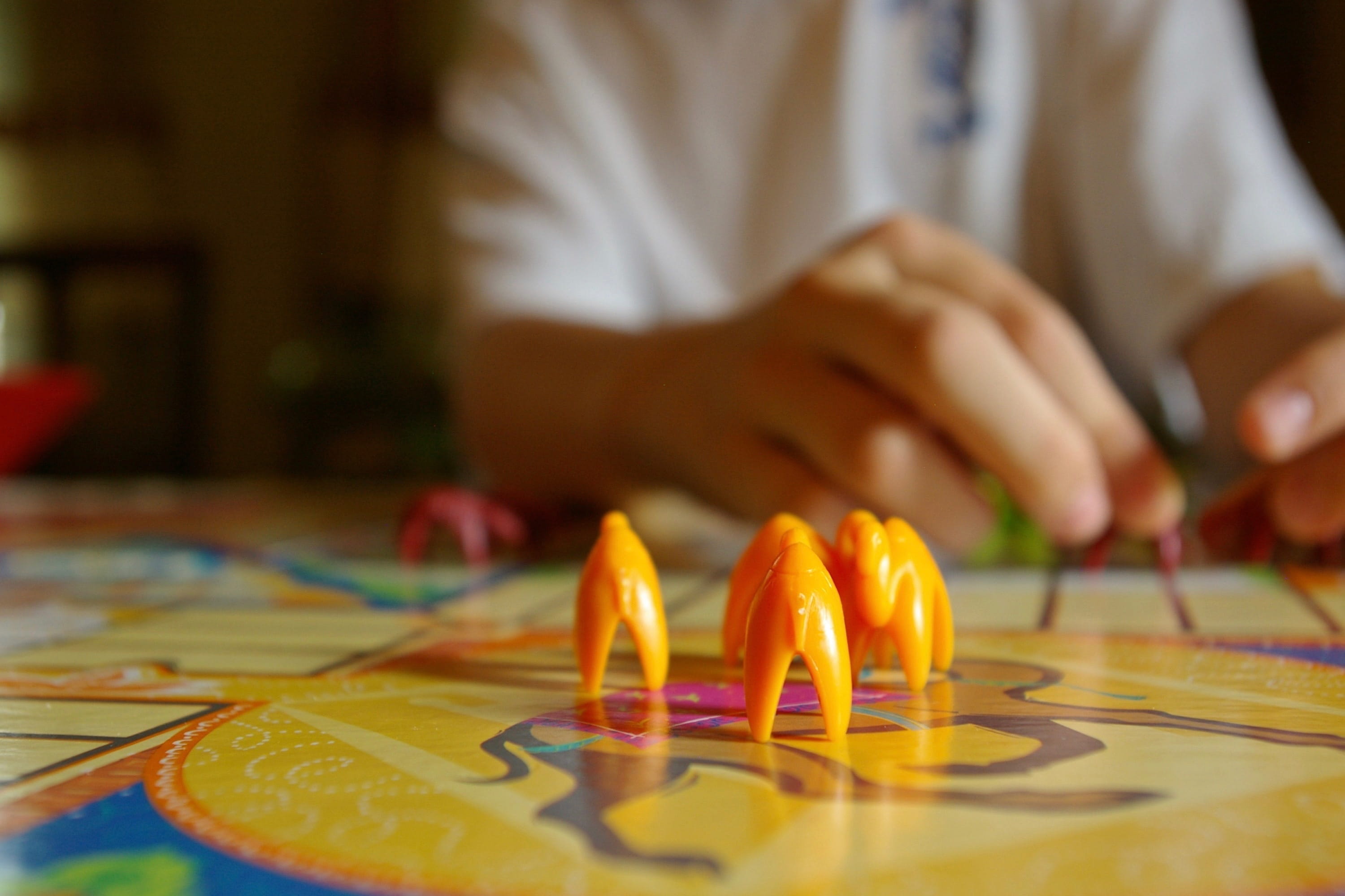men, positioning, number, one person, midsection, offspring, tokens, indoors, hands, win, cluster, hand, lose, board game, human body part, males, pastime, HD Wallpaper