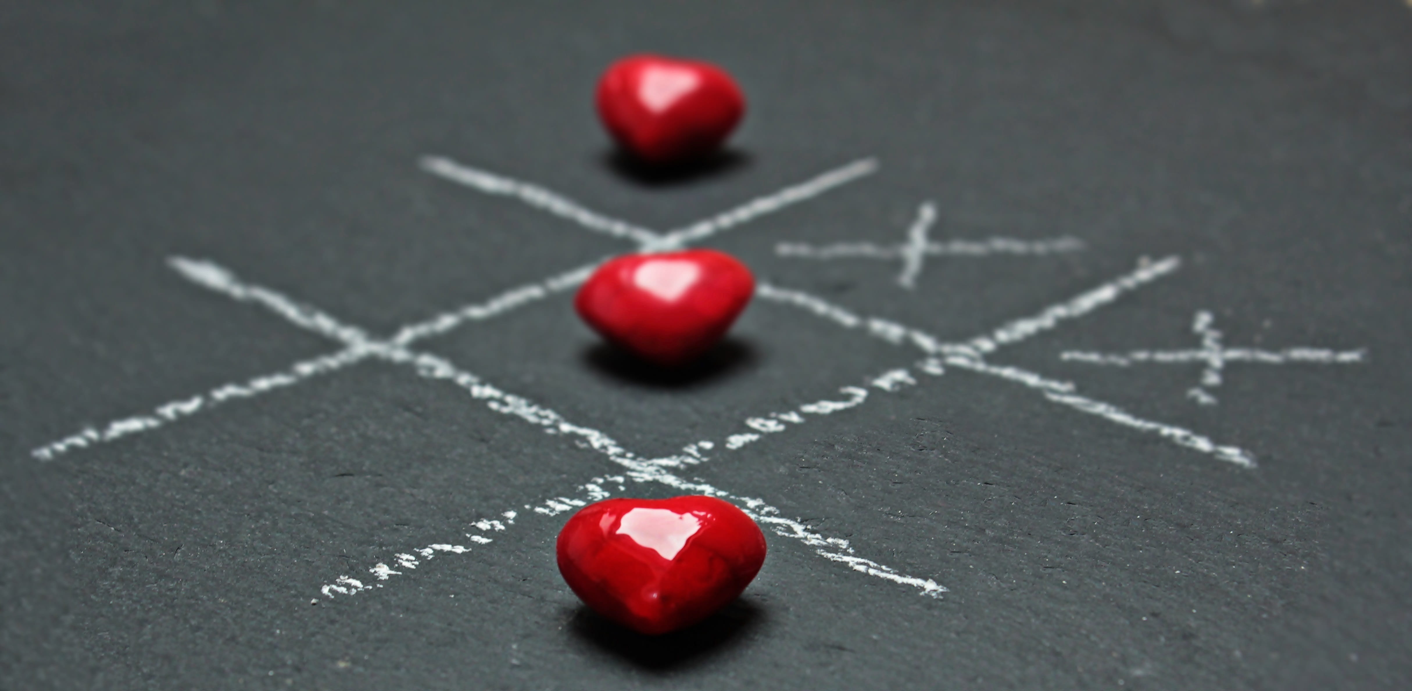 white color, leisure activity, board, toe, positive emotion, selective focus, tac, game, blackboard, relaxation, team sport, indoors, success, object, heart shape, HD Wallpaper