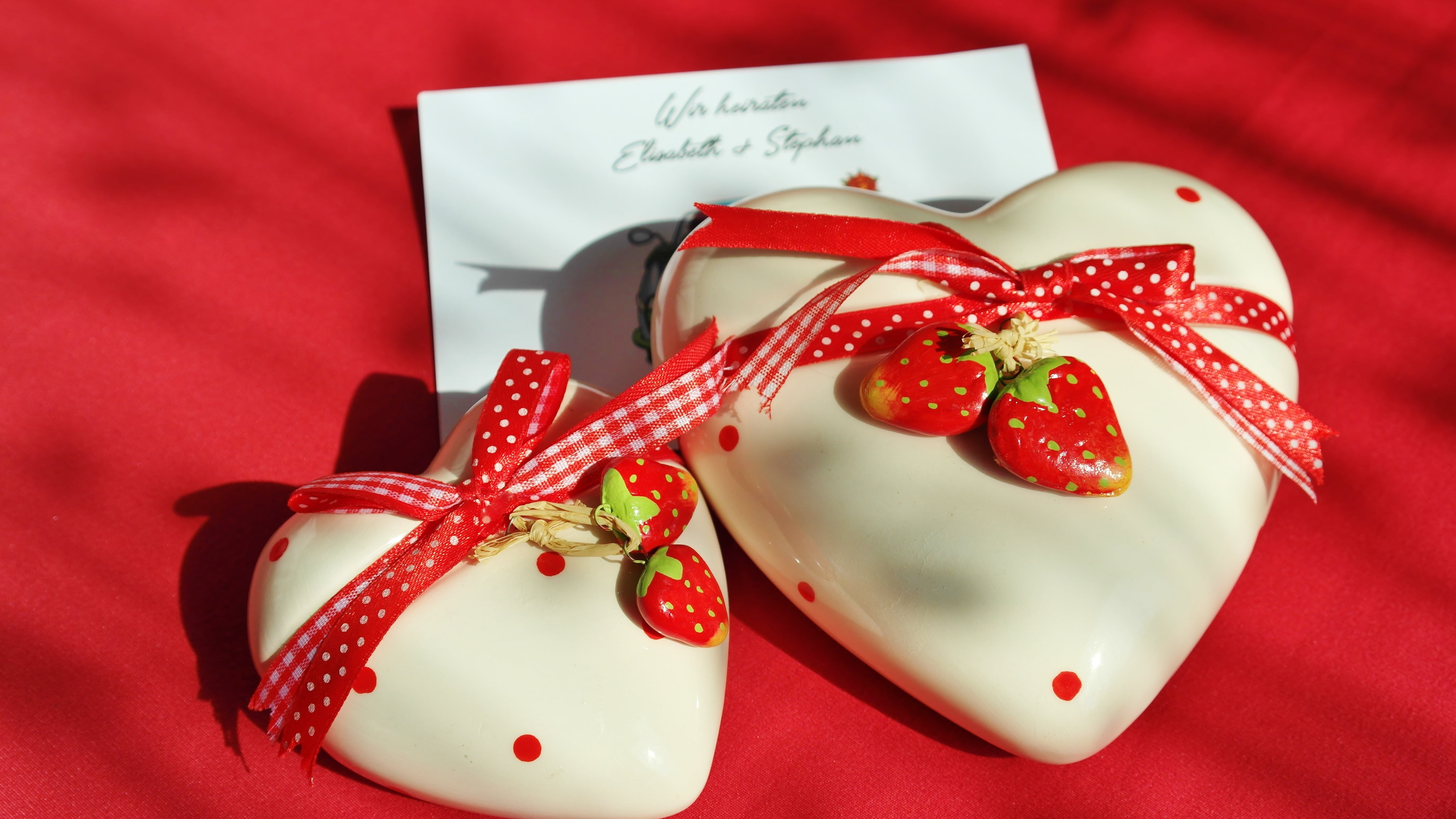 indoors, no people, candy, paper, 5K, marriage, feelings, togetherness, wedding, strawberries, celebration, gifts, pair, gift, holiday, two, red, ribbon, HD Wallpaper