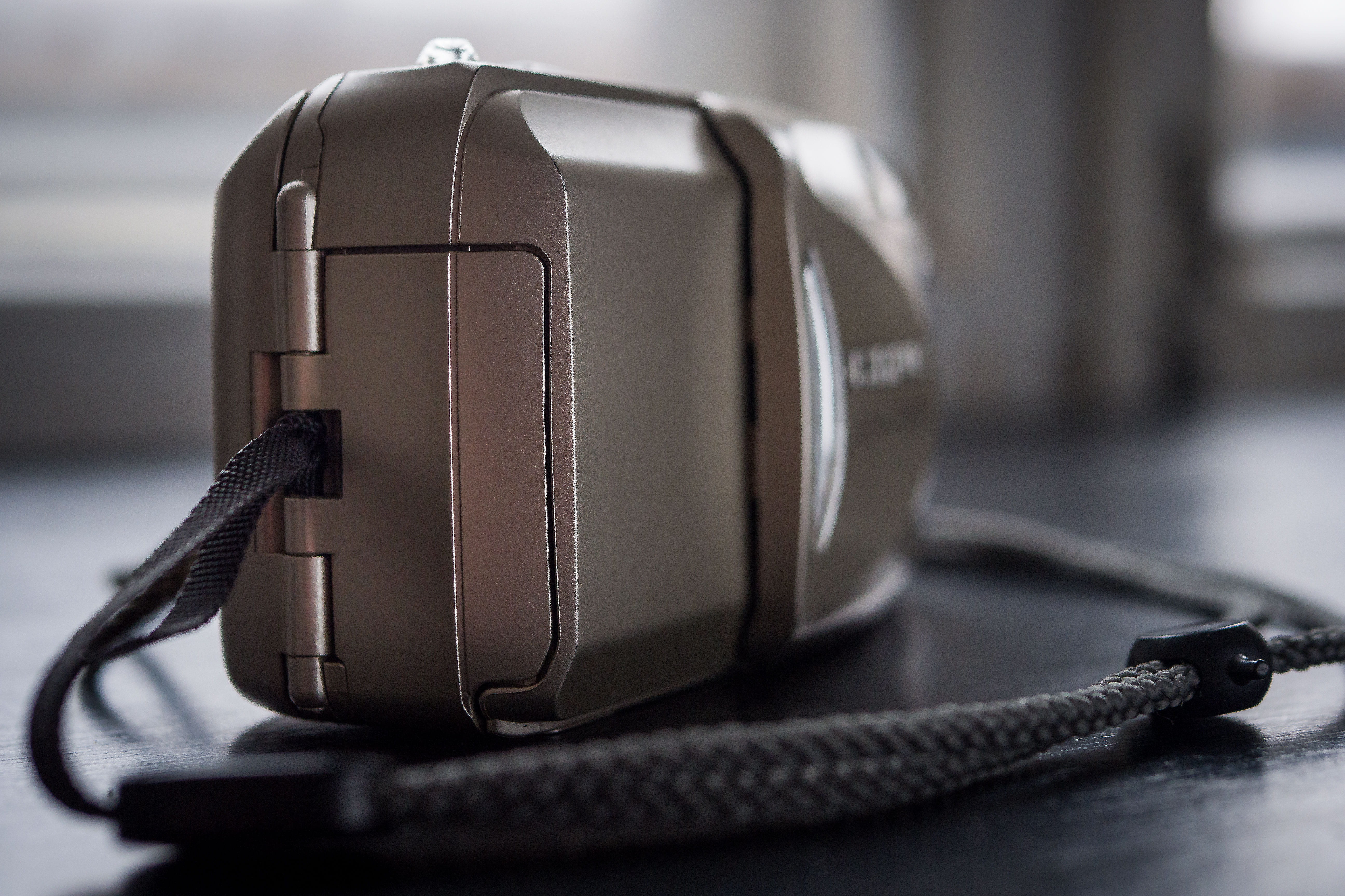 electronics, mouse, close-up, telephone, stereo, headphones, travel, wireless technology, hardware, lens cap, plug, still life, leather, video camera, selective focus, HD Wallpaper