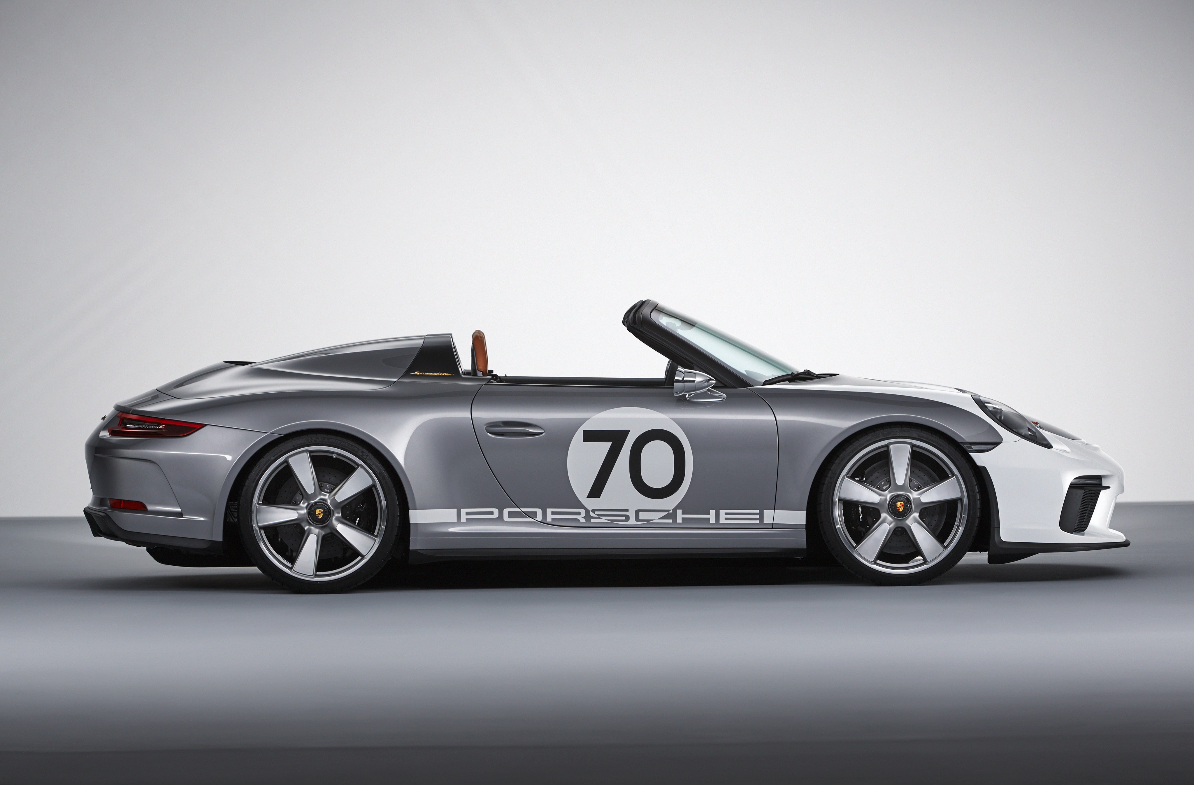 transportation, gray, indoors, wheel, 911, chrome, mode of transportation, 4K, studio shot, convertible, no people, wealth, three dimensional, sports car, HD Wallpaper