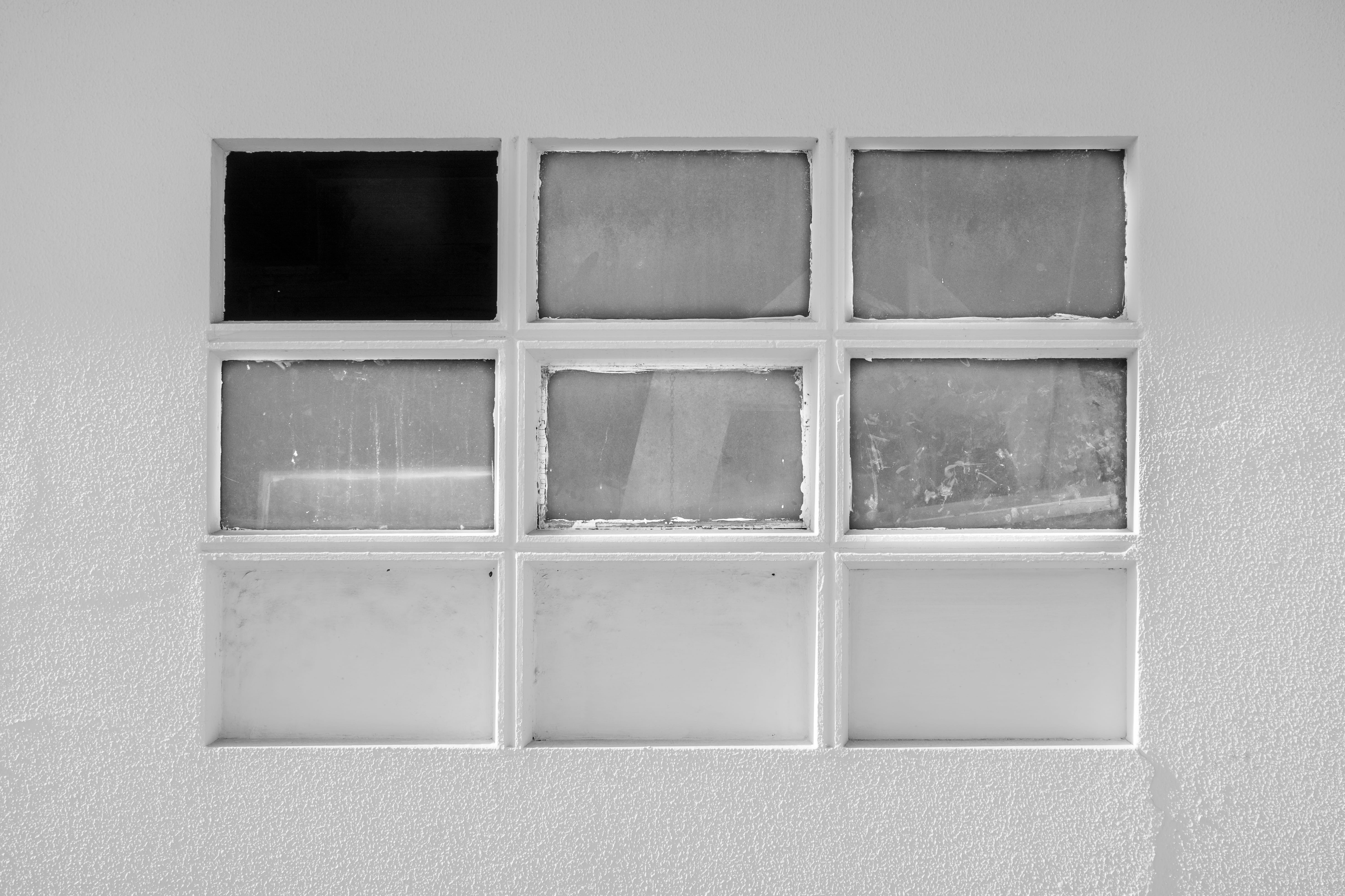 exhibition, missing, design, rectangle, no people, 9, studio shot, square shape, day, technology, nine, picture frame, wood, broken, cuadrado, 5K, room, HD Wallpaper