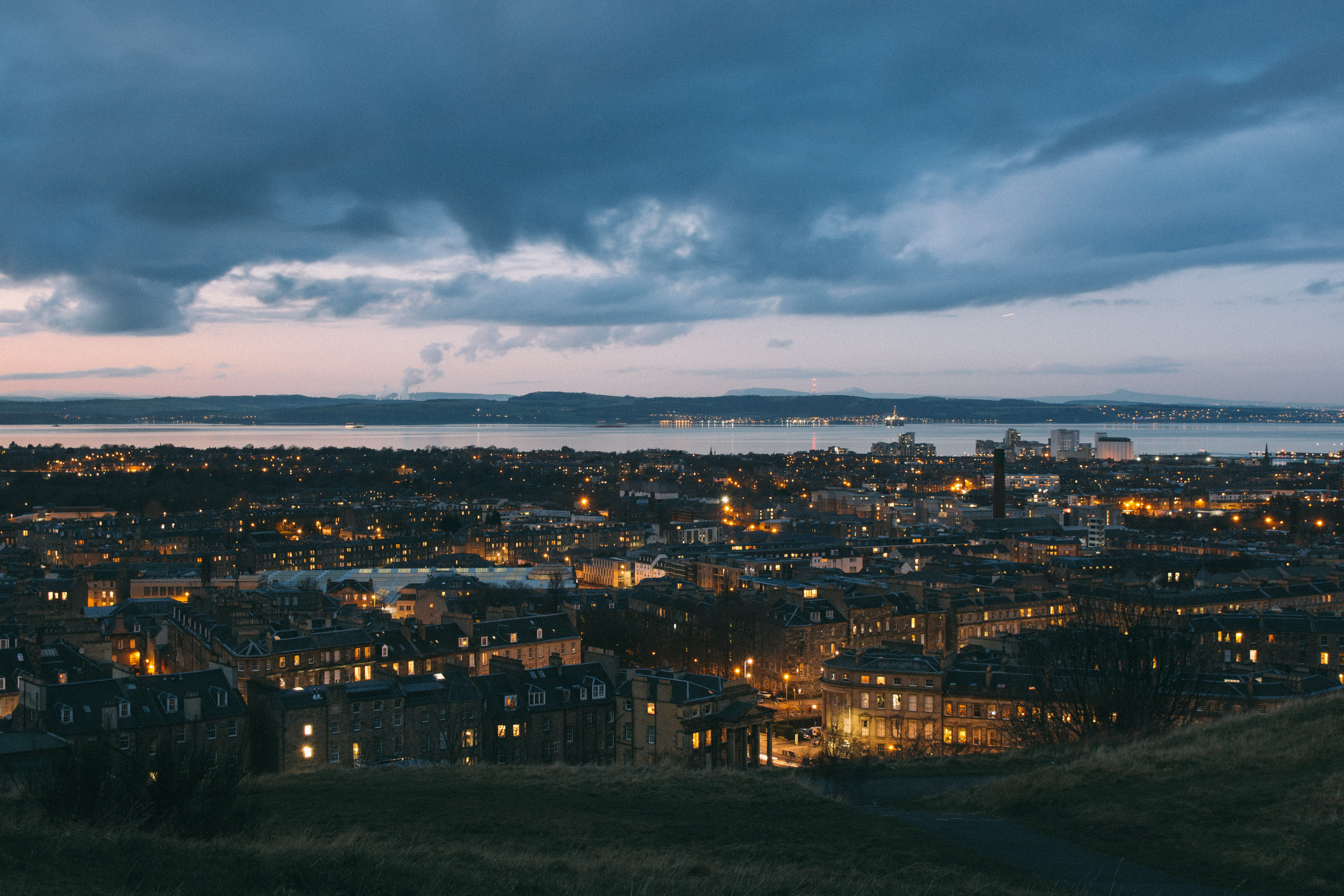 outdoors, overcast, nightview, architecture, city, cloud - sky, cityscape, night, no people, built structure, building exterior, high angle view, sky, edinburgh, HD Wallpaper