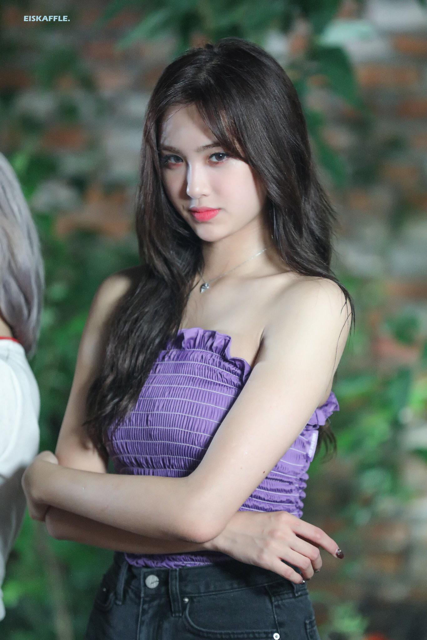 Aisha (Heo Yoorim), K-pop, EVERGLOW, 1080P, Phone HD Wallpaper