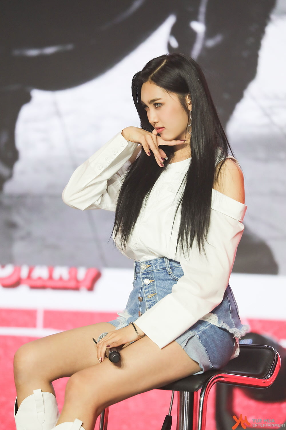 Aisha (Heo Yoorim), 720P, EVERGLOW, K-pop, Phone HD Wallpaper