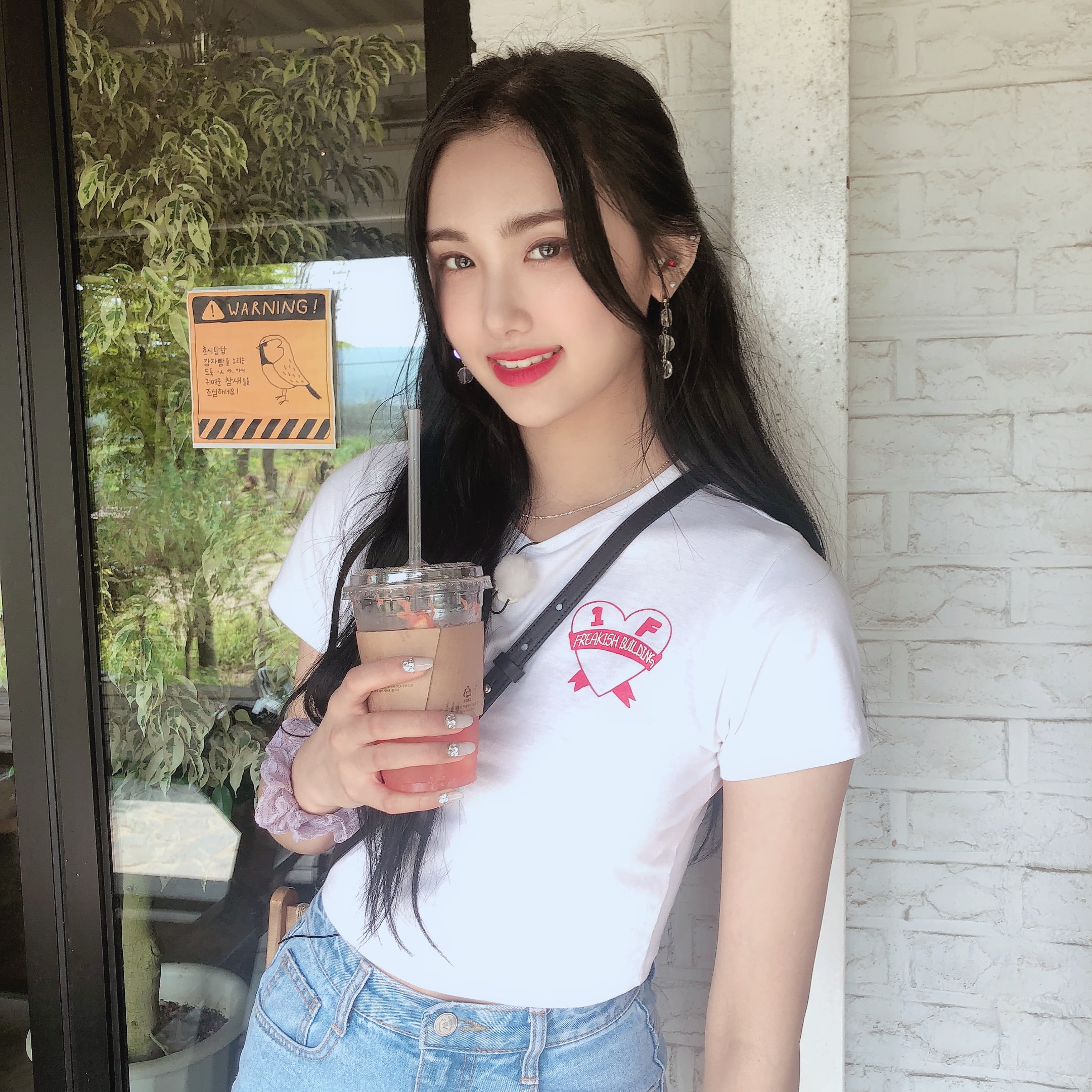 K-pop, EVERGLOW, 1080P, Aisha (Heo Yoorim), Phone HD Wallpaper