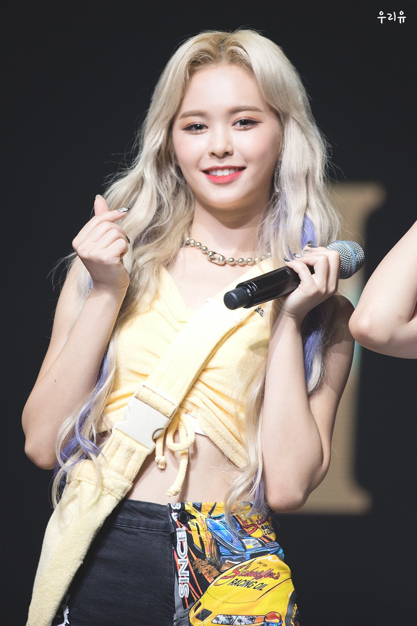 E:U (Park Jiwon), 1080P, EVERGLOW, K-pop, Phone HD Wallpaper