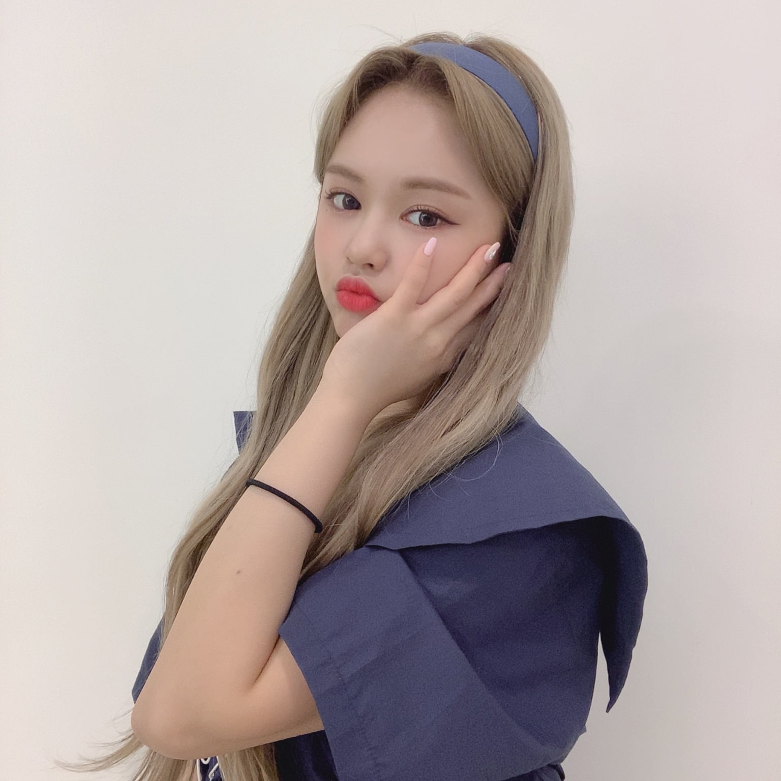 K-pop, 720P, E:U (Park Jiwon), EVERGLOW, Phone HD Wallpaper