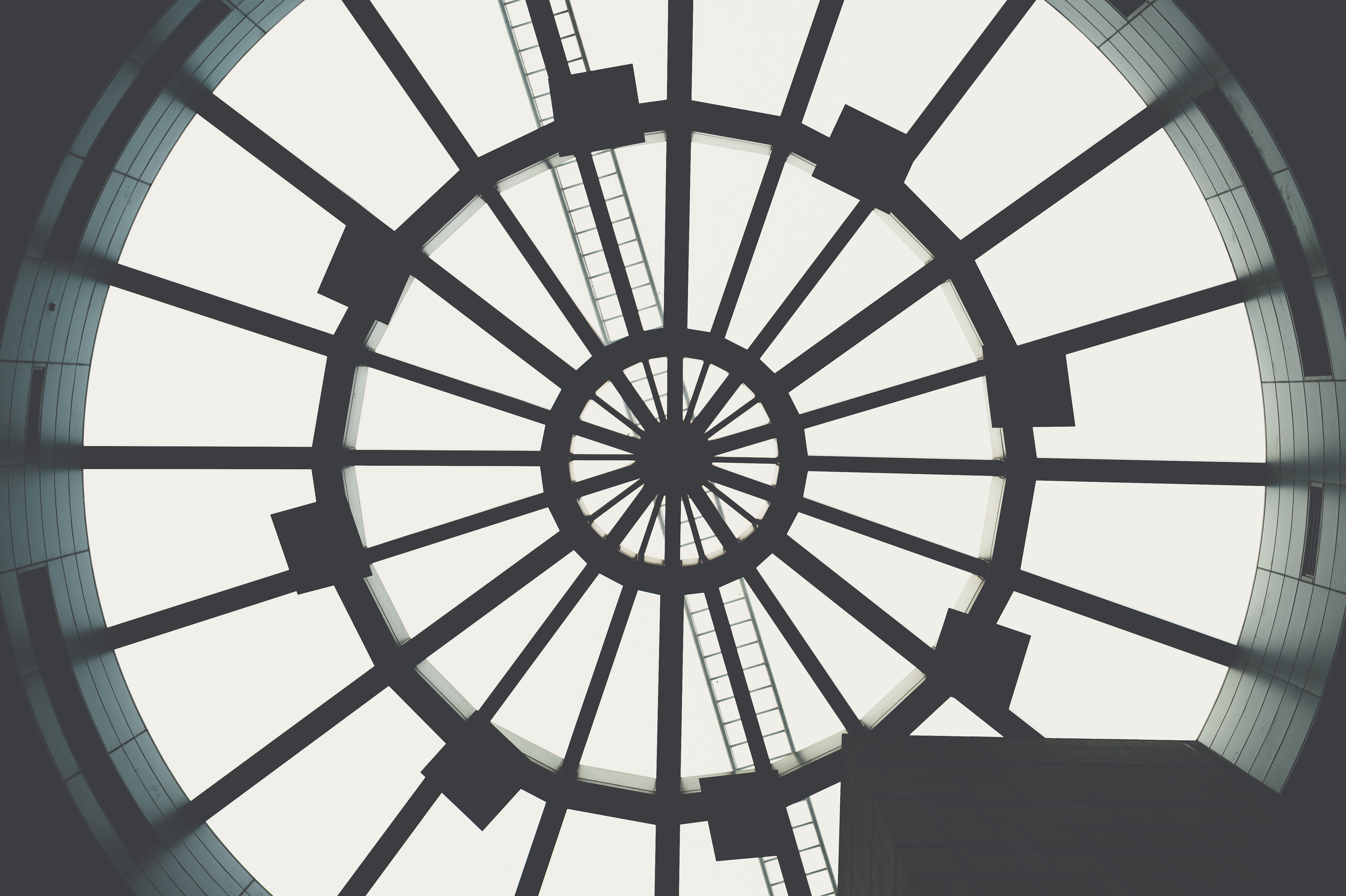 geometric shape, circle, black and white, design, grayscale, sunlight, building, light, ceiling, low angle view, architecture, shape, clock, composition, HD Wallpaper