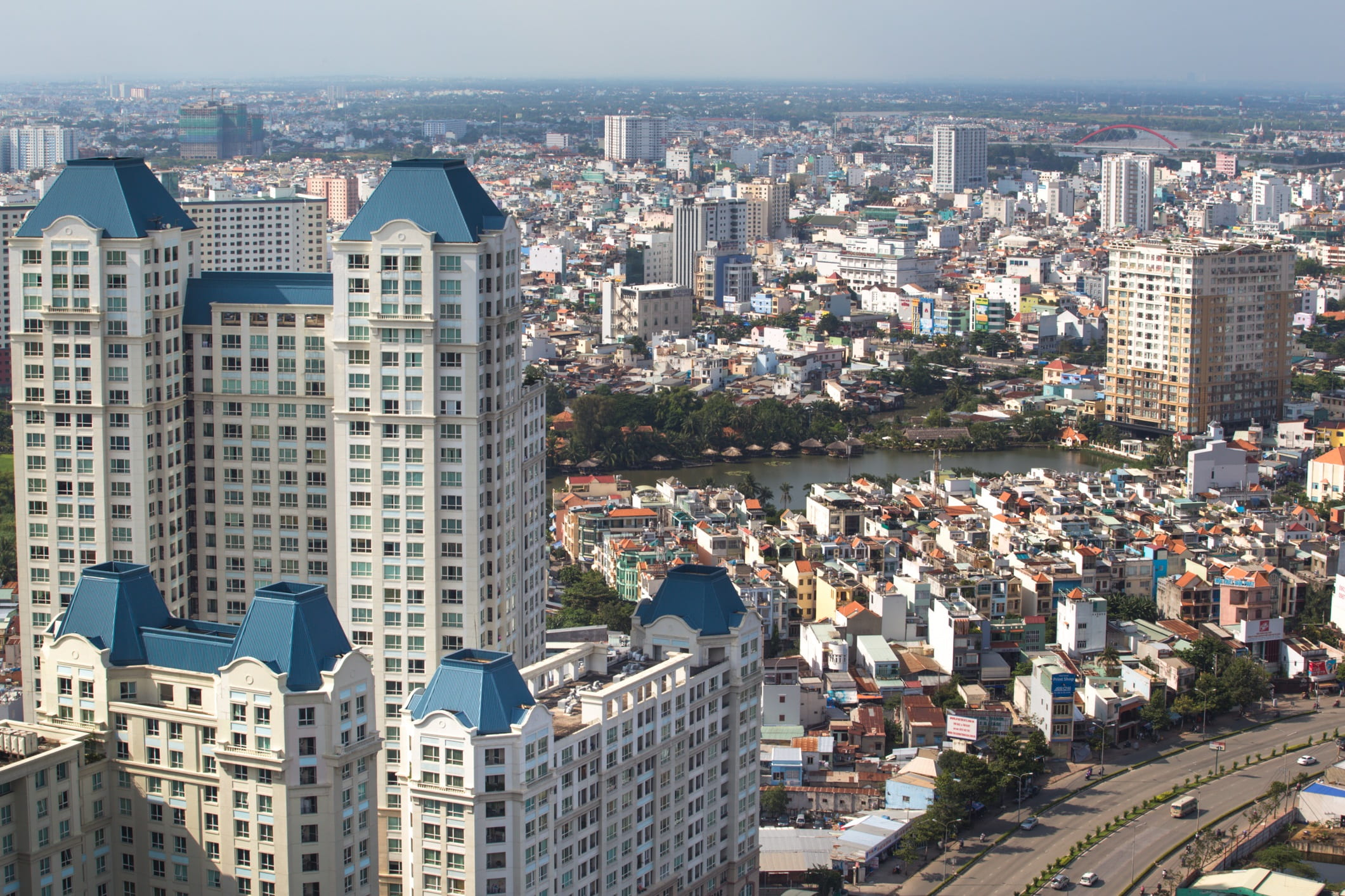 skyscraper, built structure, bridge, center, financial district, toànhà buildings, full color, travel, the horizon, background, outdoors, the city center, HD Wallpaper
