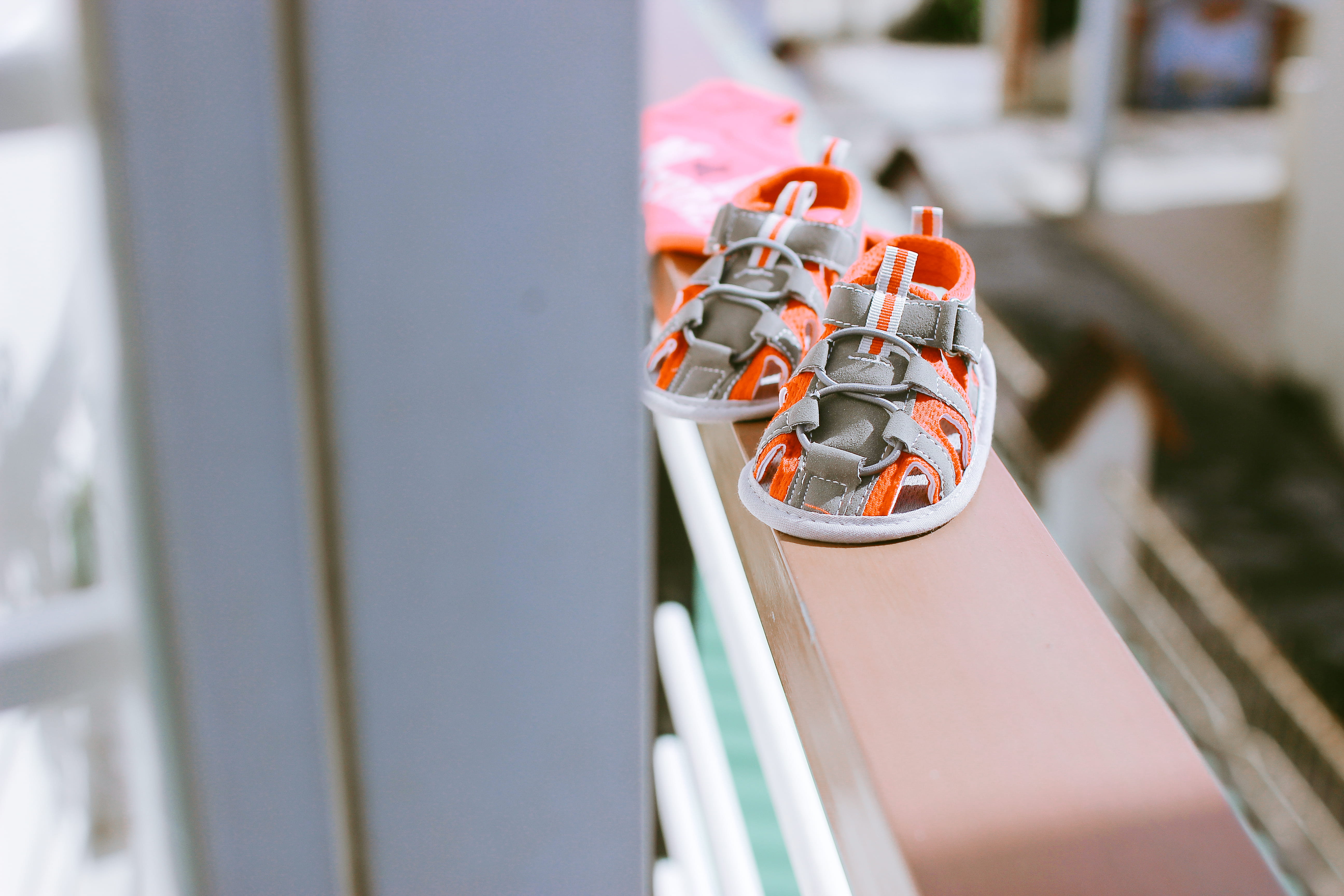 metal, da nang, ribbon, vietnam, nature, day, sandals, white color, close-up, outdoors, red, selective focus, transportation, large group of objects, architecture, HD Wallpaper