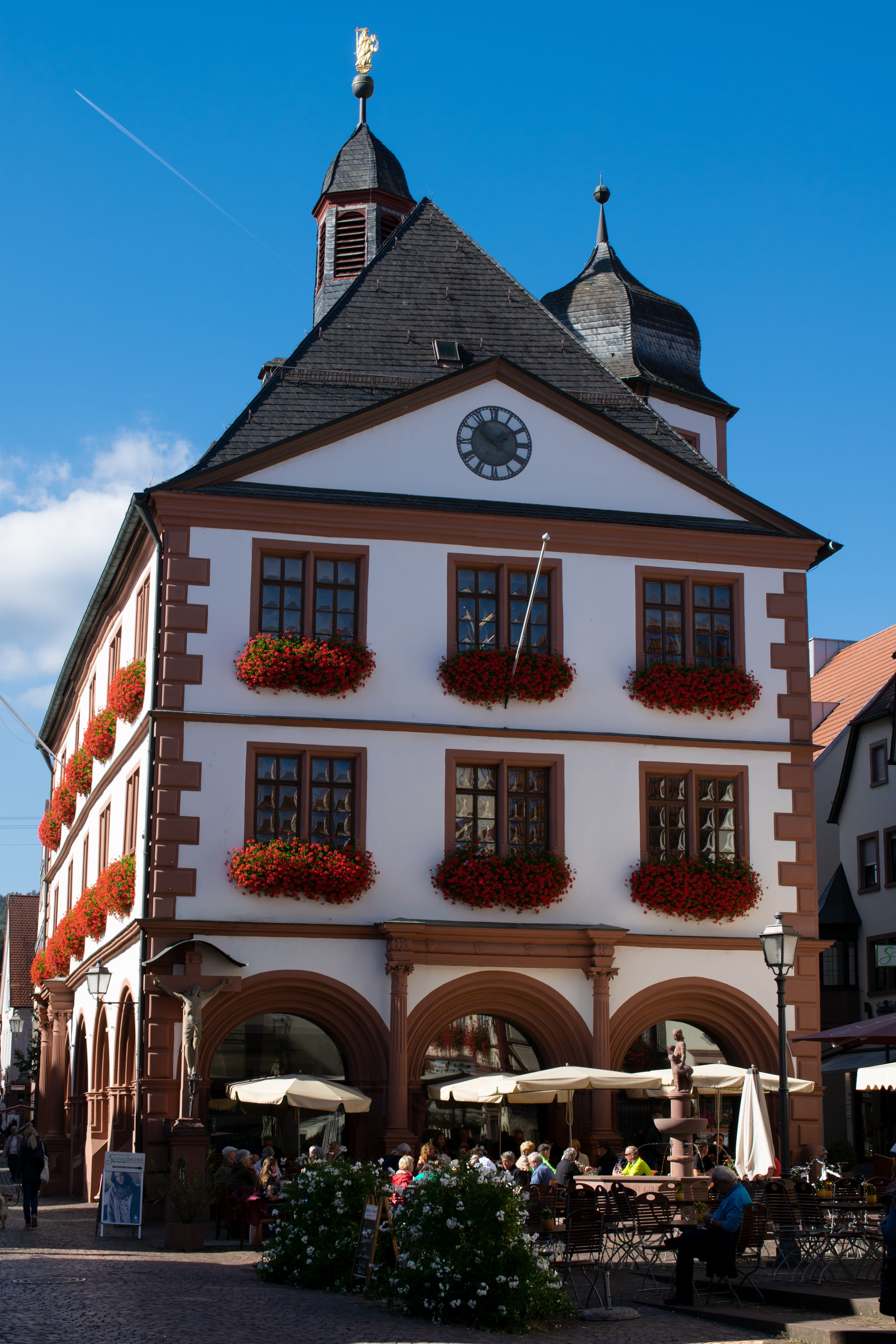 beer garden, built structure, landmark, window, renaissance, bavaria, low angle view, building, arch, mainfranken, historic center, incidental people, 5K, Phone HD Wallpaper