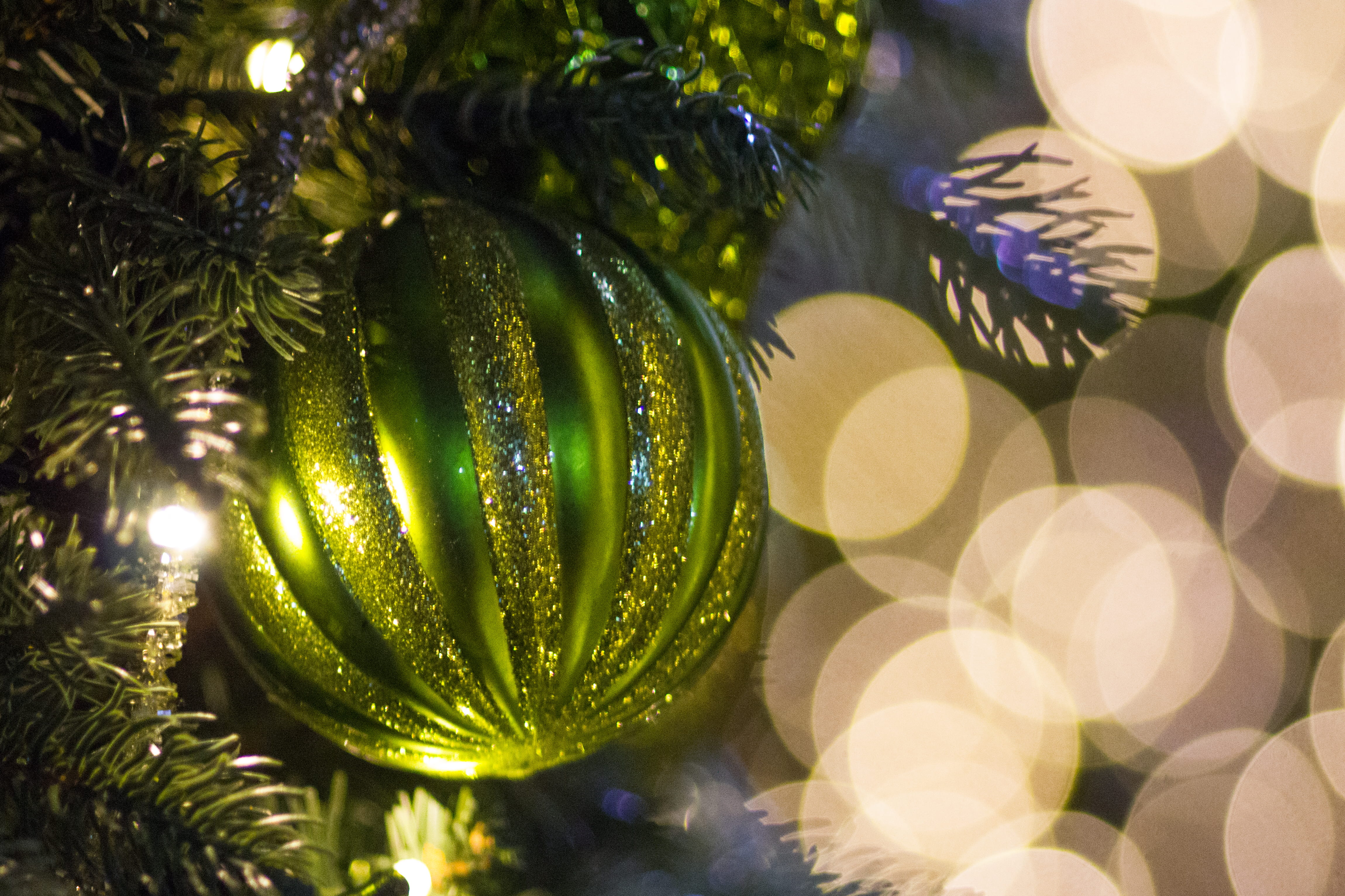 event, lighting equipment, bokeh, holiday, illuminated, no people, holiday - event, hong kong, decorations, tree, lens flare, green color, decor, close-up, HD Wallpaper
