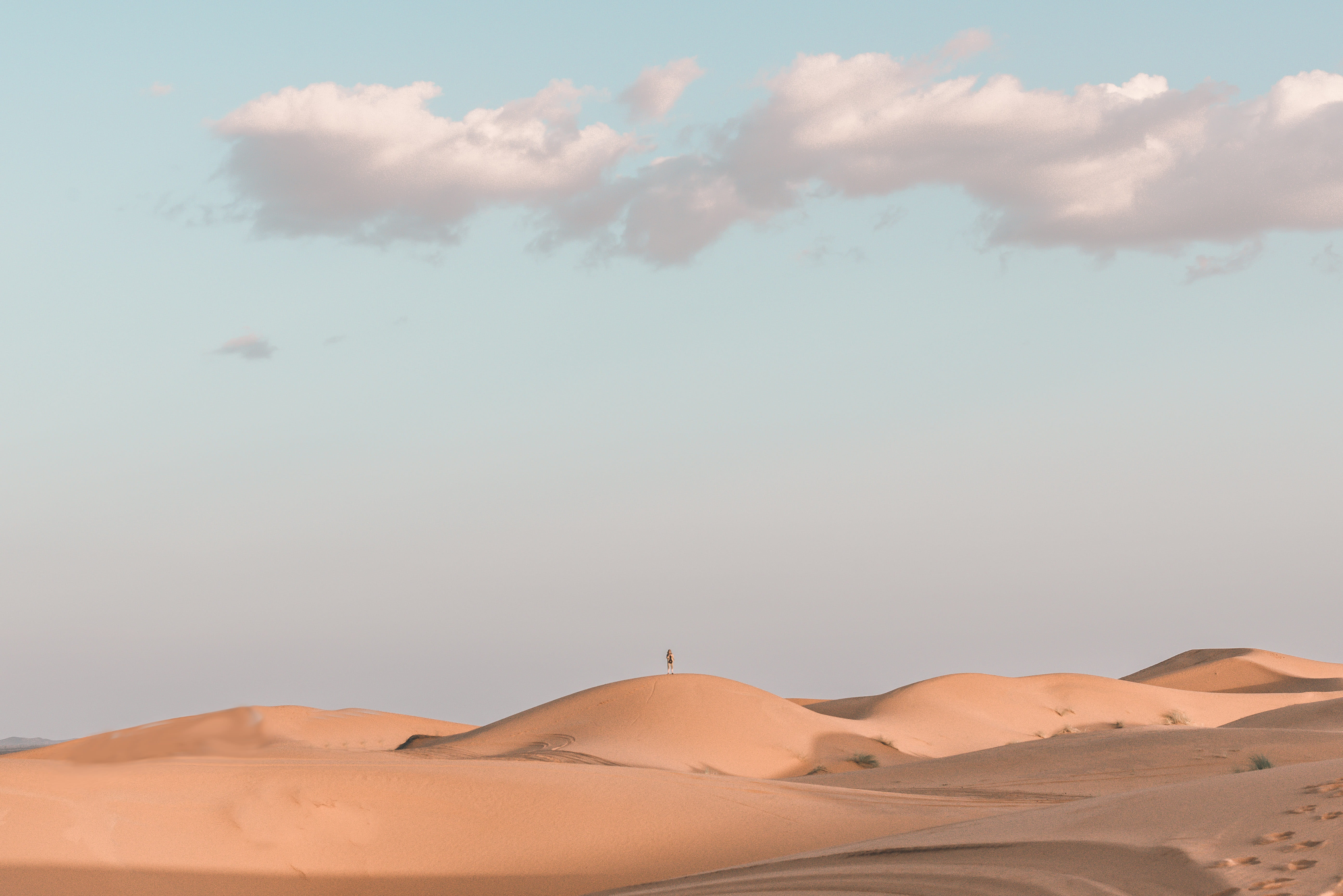 adventure, sand, desert, sahara, day, climate, 5K, tranquility, non-urban scene, beauty in nature, blue, environment, outdoors, scenics - nature, beautiful, HD Wallpaper