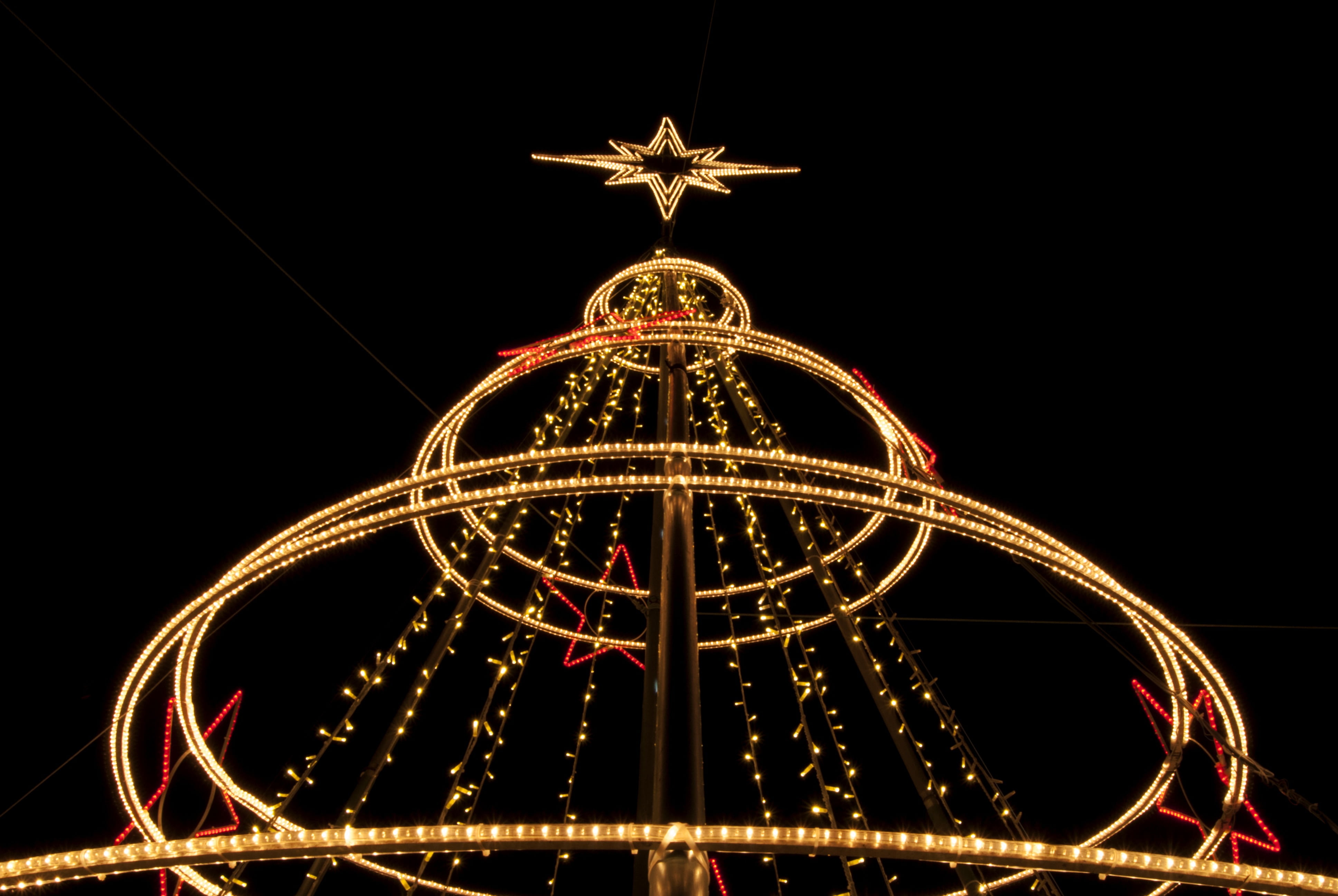 outdoors, beautiful, christmas decoration, sky, december, decoration, brilliant, amusement park ride, 4K, long exposure, illuminated, architecture, clear sky, HD Wallpaper