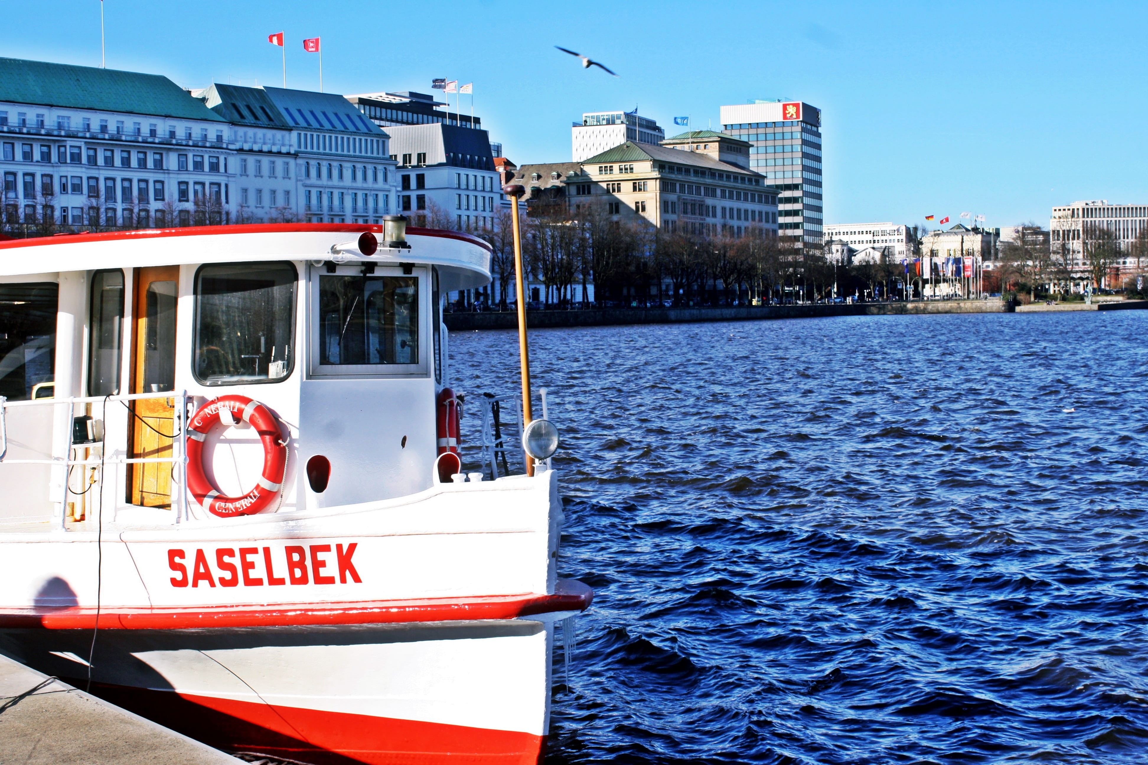 port motifs, building exterior, city, jungfernstieg, hamburg, outdoors, alster, passenger craft, transportation, hh, text, mode of transportation, land vehicle, HD Wallpaper