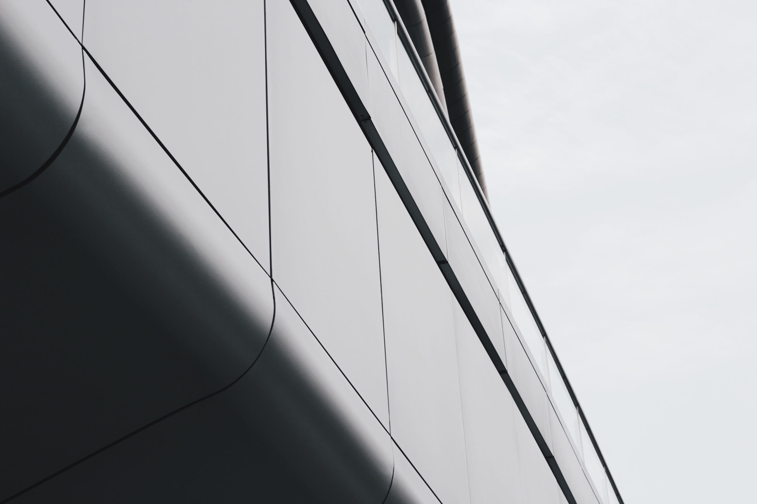 building exterior, day, office, skysoho, zahahadid, facade, city, modern, reflection, 2K, sailboat, nature, architecture, tall - high, pattern, close-up, HD Wallpaper