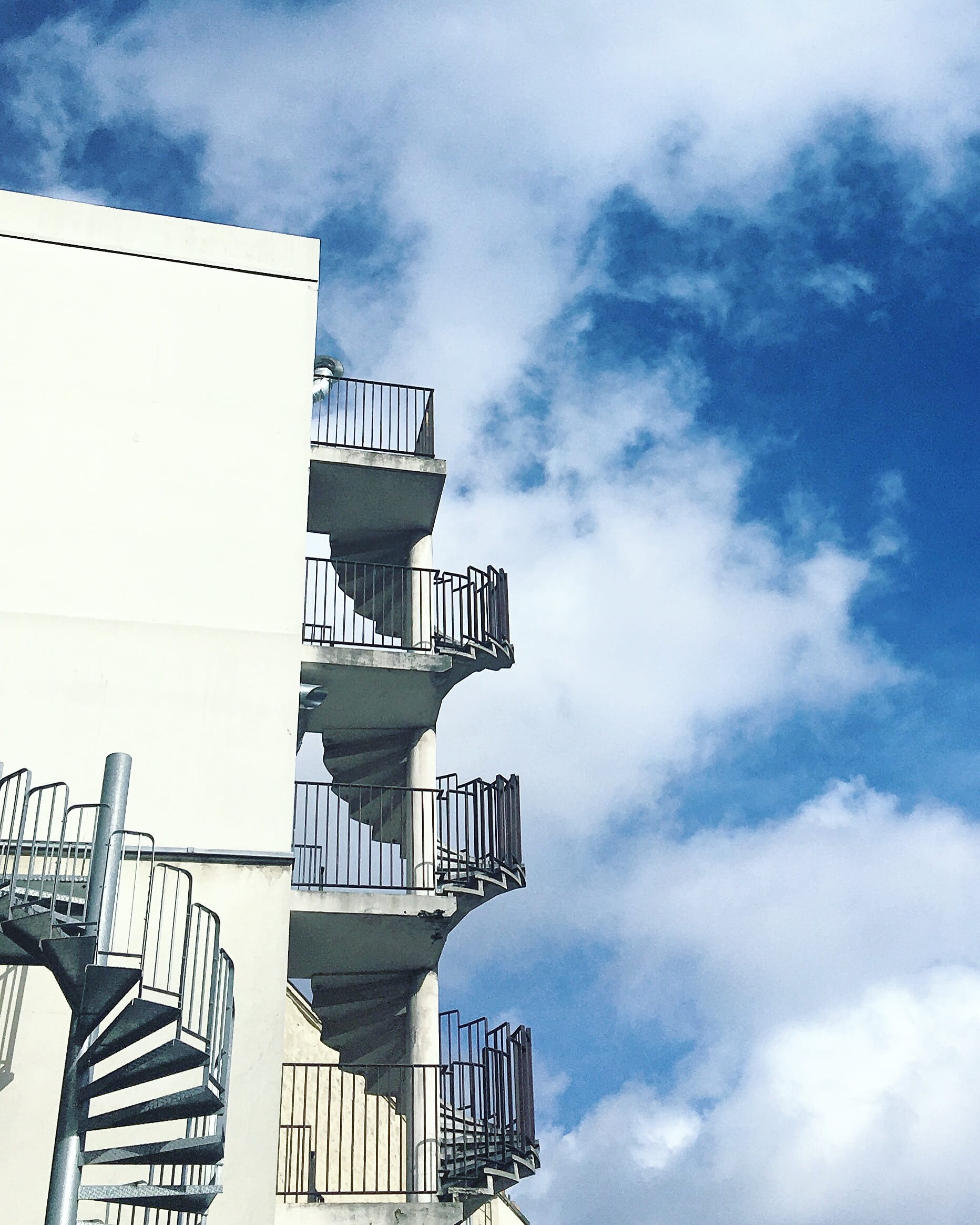 day, staircase, architecture, 1080P, no people, low angle view, sky, travel destinations, railing, buidling, city, built structure, building, nature, cloud - sky, Phone HD Wallpaper