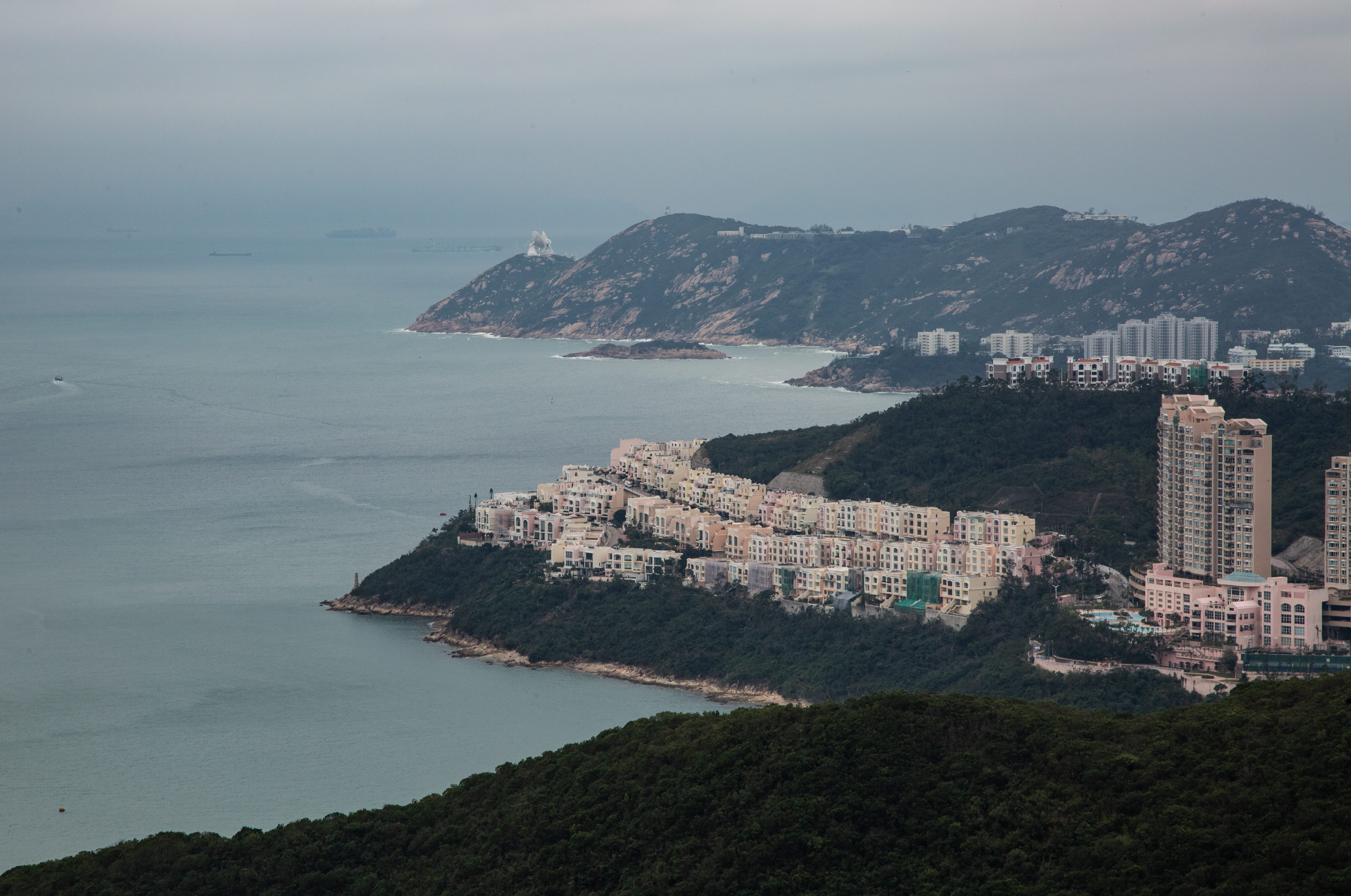 sea, slope, scenery, 5K, landscape, hongkong island, architecture, beach, shoreline, scenics - nature, hongkong, mountain, peninsula, no people, building exterior, HD Wallpaper
