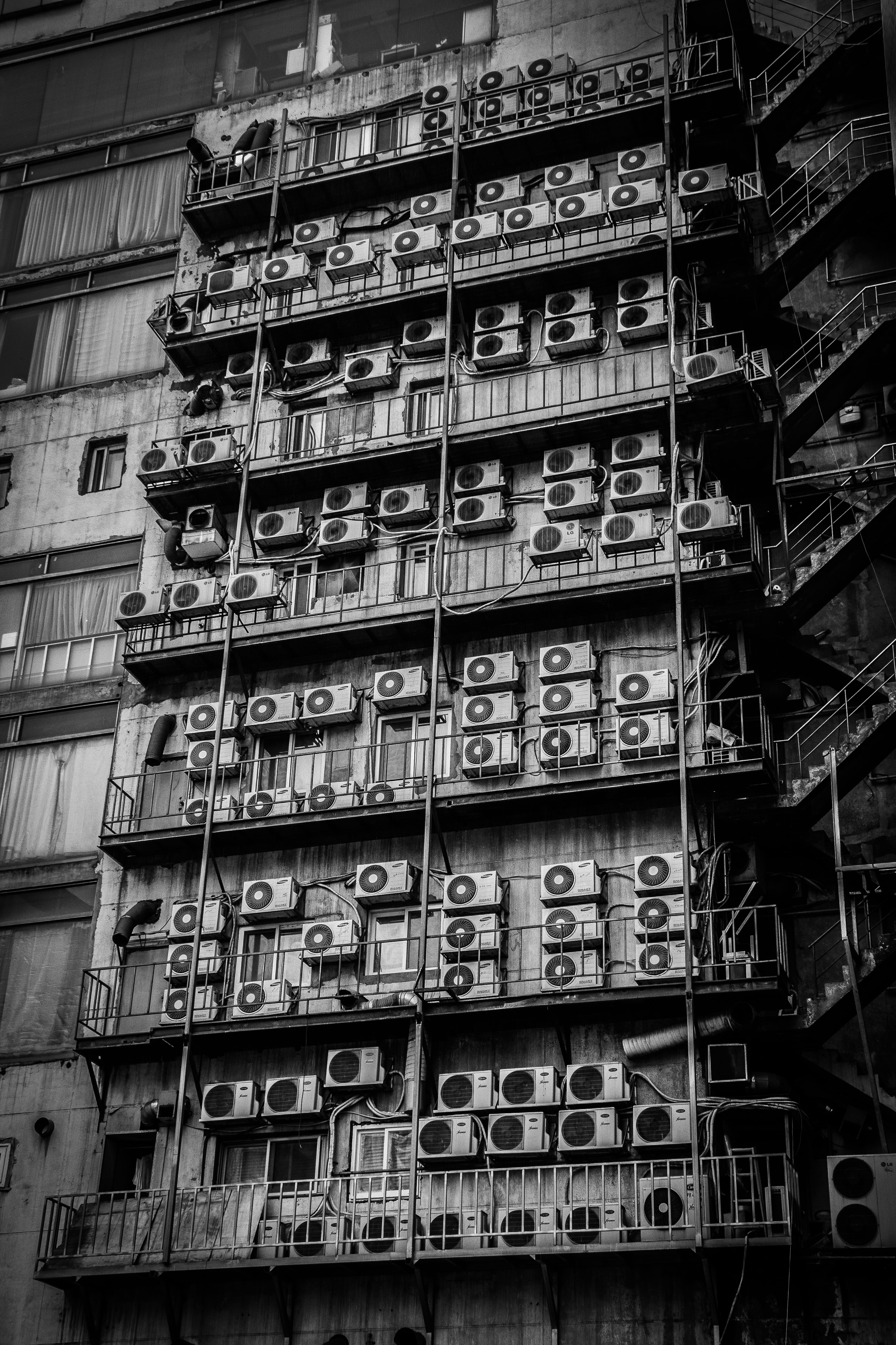 abundance, full frame, 5K, wall, outdoors, day, in a row, side by side, building exterior, no people, backgrounds, repetition, residential district, architecture, Phone HD Wallpaper